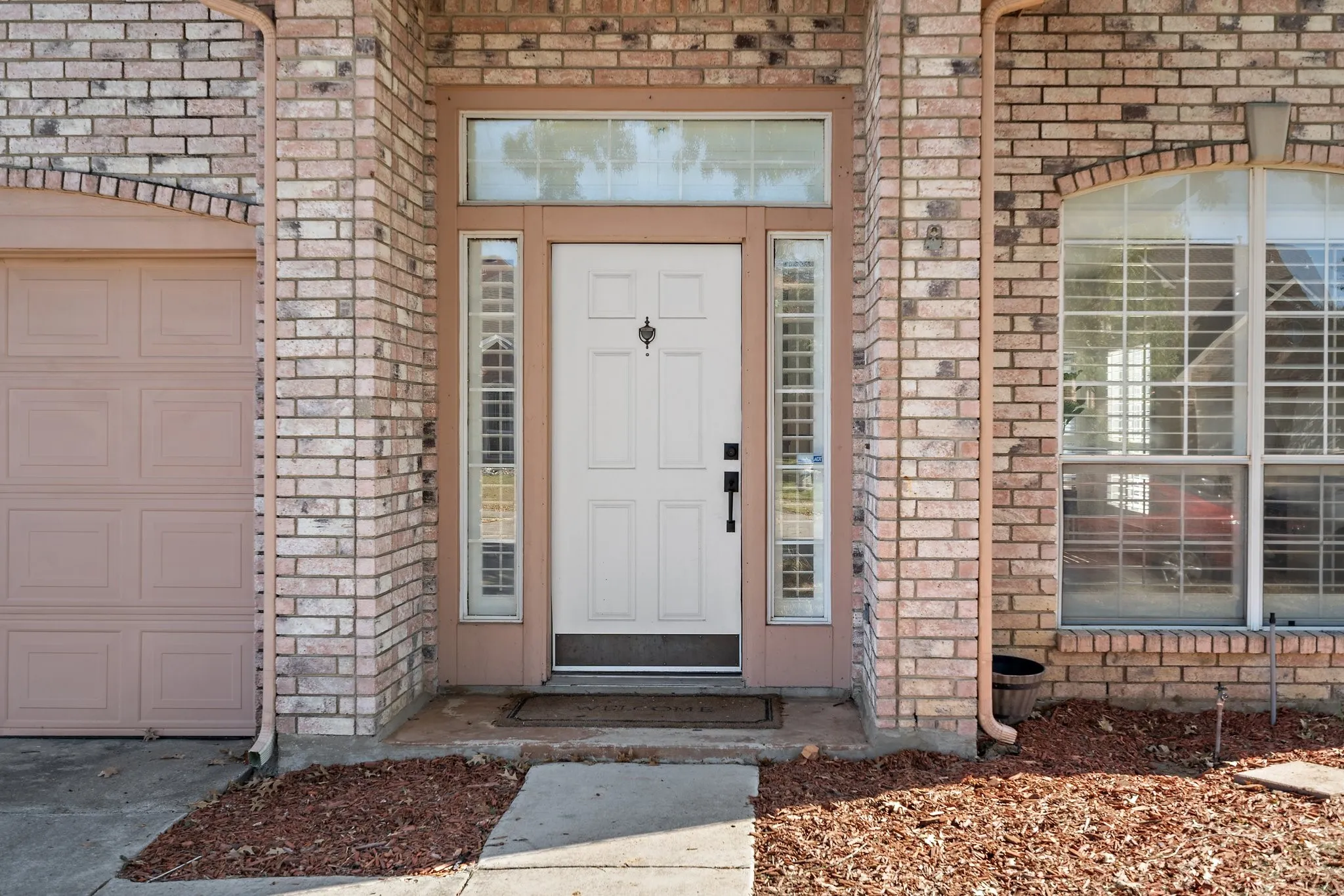 Single Family Residence For Rent in Denton County , 2005 Terracotta Court, Lewisville, Texas 75067, 3 Bedroom, 3 Bathroom, 2 Garage spaces, 1,676 Sqft, built in 1991, mls#21408324, Real Estate Agent in Lewisville, Homes For Rent in Denton county, Homes For Rent in Lewisville, Realtor in Lewisville Texas, Real Estate Brokerage Independent Realty Texas, Luminita Cordes Realtor