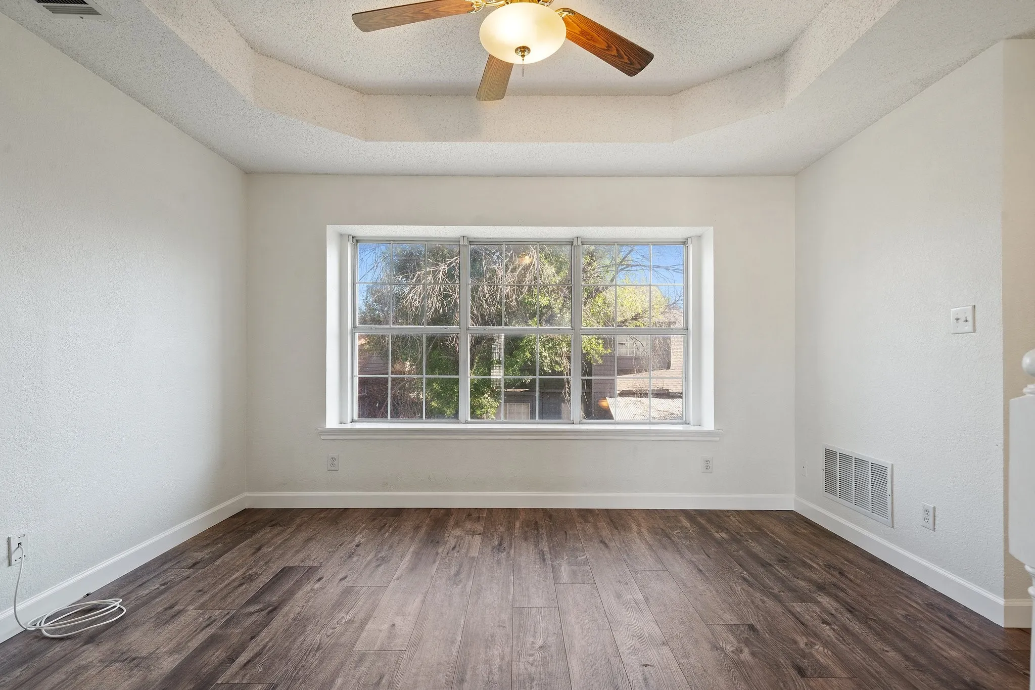 Single Family Residence For Rent in Denton County , 2005 Terracotta Court, Lewisville, Texas 75067, 3 Bedroom, 3 Bathroom, 2 Garage spaces, 1,676 Sqft, built in 1991, mls#21408324, Real Estate Agent in Lewisville, Homes For Rent in Denton county, Homes For Rent in Lewisville, Realtor in Lewisville Texas, Real Estate Brokerage Independent Realty Texas, Luminita Cordes Realtor