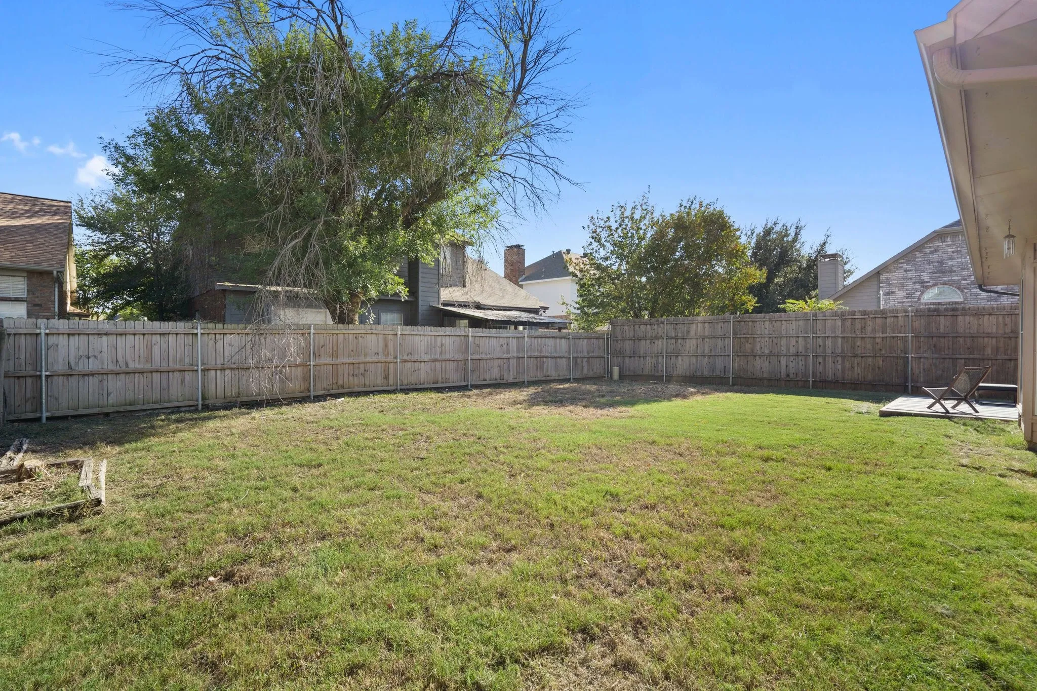 Single Family Residence For Rent in Denton County , 2005 Terracotta Court, Lewisville, Texas 75067, 3 Bedroom, 3 Bathroom, 2 Garage spaces, 1,676 Sqft, built in 1991, mls#21408324, Real Estate Agent in Lewisville, Homes For Rent in Denton county, Homes For Rent in Lewisville, Realtor in Lewisville Texas, Real Estate Brokerage Independent Realty Texas, Luminita Cordes Realtor