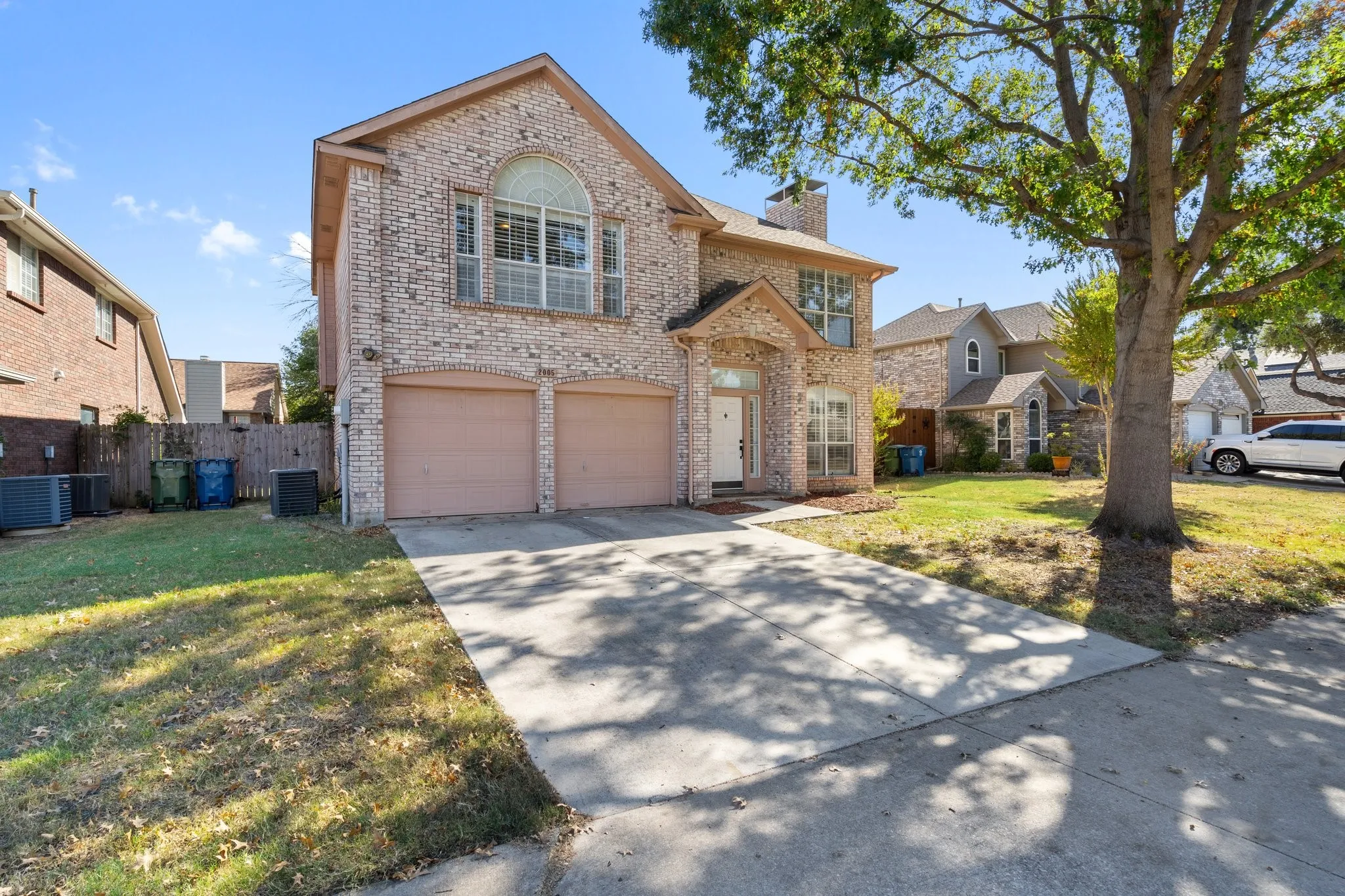 Single Family Residence For Rent in Denton County , 2005 Terracotta Court, Lewisville, Texas 75067, 3 Bedroom, 3 Bathroom, 2 Garage spaces, 1,676 Sqft, built in 1991, mls#21408324, Real Estate Agent in Lewisville, Homes For Rent in Denton county, Homes For Rent in Lewisville, Realtor in Lewisville Texas, Real Estate Brokerage Independent Realty Texas, Luminita Cordes Realtor