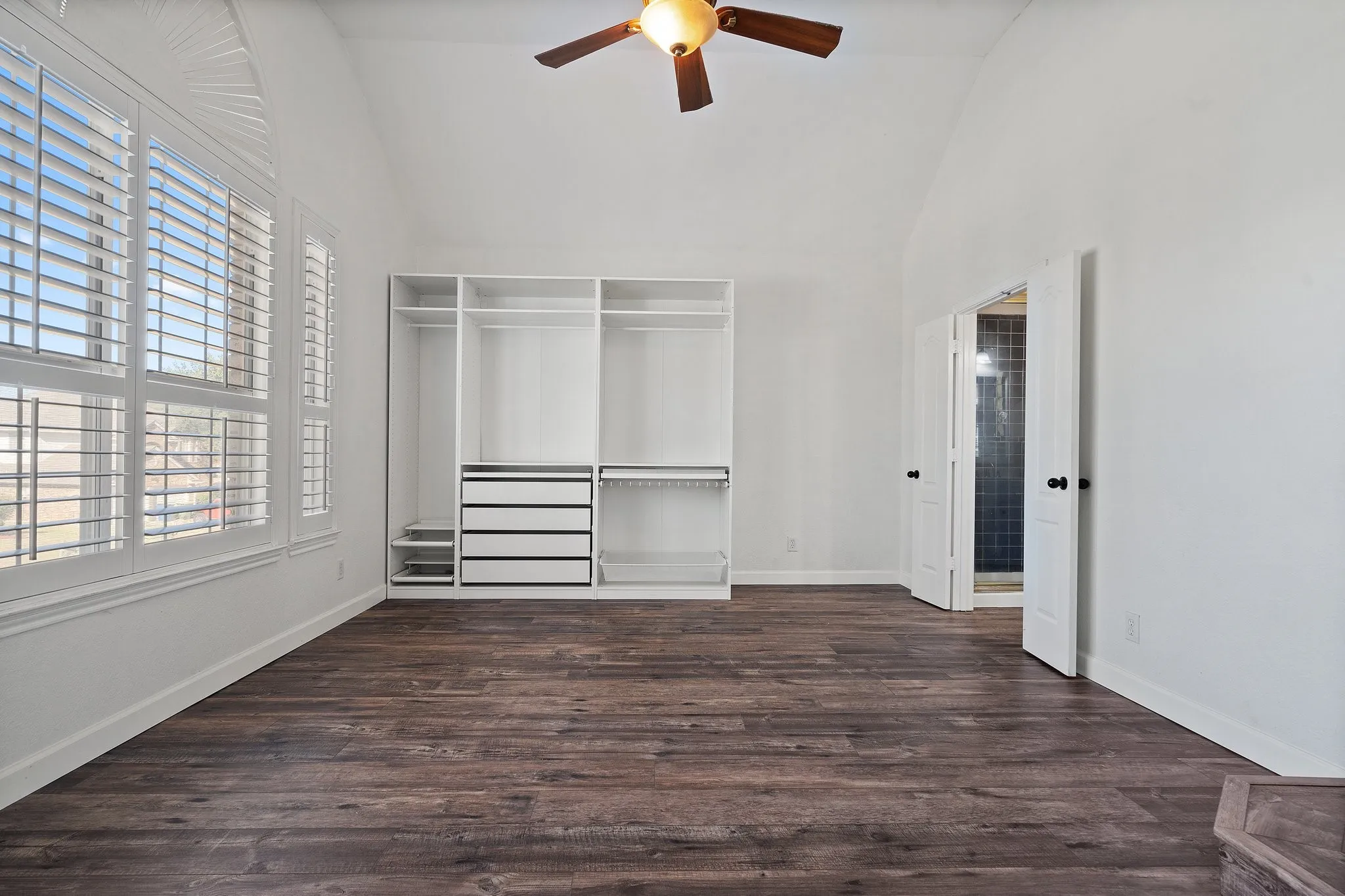 Single Family Residence For Rent in Denton County , 2005 Terracotta Court, Lewisville, Texas 75067, 3 Bedroom, 3 Bathroom, 2 Garage spaces, 1,676 Sqft, built in 1991, mls#21408324, Real Estate Agent in Lewisville, Homes For Rent in Denton county, Homes For Rent in Lewisville, Realtor in Lewisville Texas, Real Estate Brokerage Independent Realty Texas, Luminita Cordes Realtor