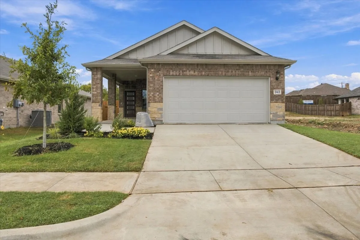 Single Family Residence For Rent