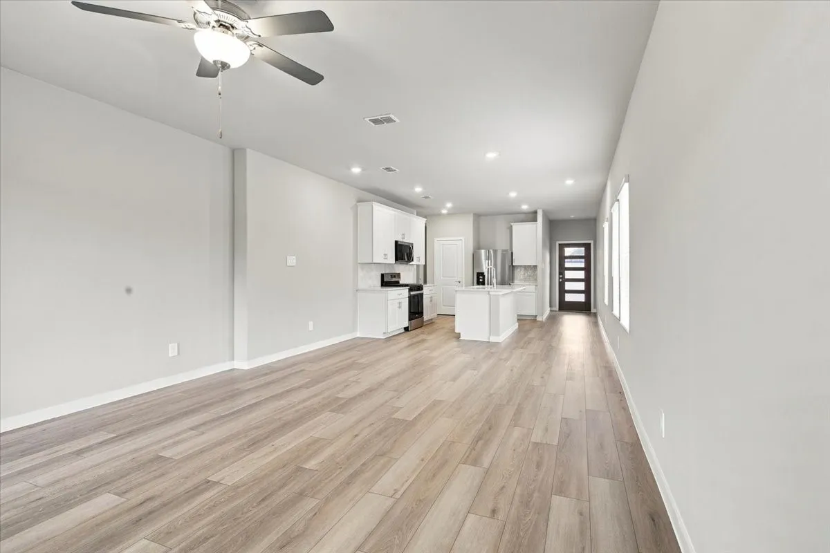 Single Family Residence For Rent in Grayson County , 202 Winchester Lane, Sherman, Texas 75092, 4 Bedroom, 2 Bathroom, 2 Garage spaces, 1,605 Sqft, built in 2026, mls#21408276, Real Estate Agent in Sherman, Homes For Rent in Grayson county, Homes For Rent in Sherman, Realtor in Sherman Texas, Real Estate Brokerage Independent Realty Texas, Luminita Cordes Realtor
