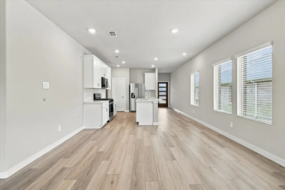 Single Family Residence For Rent in Grayson County , 202 Winchester Lane, Sherman, Texas 75092, 4 Bedroom, 2 Bathroom, 2 Garage spaces, 1,605 Sqft, built in 2026, mls#21408276, Real Estate Agent in Sherman, Homes For Rent in Grayson county, Homes For Rent in Sherman, Realtor in Sherman Texas, Real Estate Brokerage Independent Realty Texas, Luminita Cordes Realtor