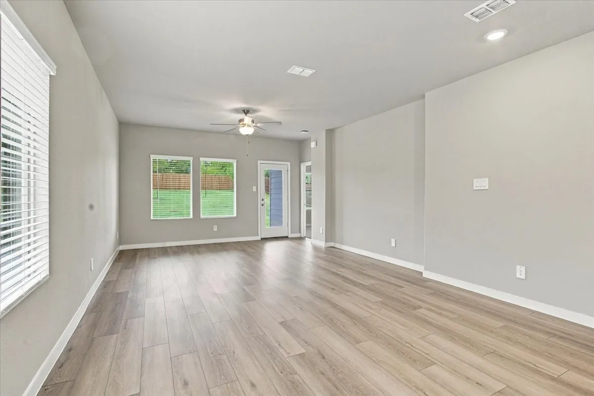 Single Family Residence For Rent in Grayson County , 202 Winchester Lane, Sherman, Texas 75092, 4 Bedroom, 2 Bathroom, 2 Garage spaces, 1,605 Sqft, built in 2026, mls#21408276, Real Estate Agent in Sherman, Homes For Rent in Grayson county, Homes For Rent in Sherman, Realtor in Sherman Texas, Real Estate Brokerage Independent Realty Texas, Luminita Cordes Realtor