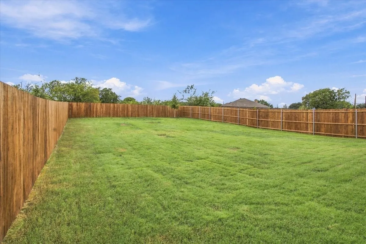 Single Family Residence For Rent in Grayson County , 202 Winchester Lane, Sherman, Texas 75092, 4 Bedroom, 2 Bathroom, 2 Garage spaces, 1,605 Sqft, built in 2026, mls#21408276, Real Estate Agent in Sherman, Homes For Rent in Grayson county, Homes For Rent in Sherman, Realtor in Sherman Texas, Real Estate Brokerage Independent Realty Texas, Luminita Cordes Realtor