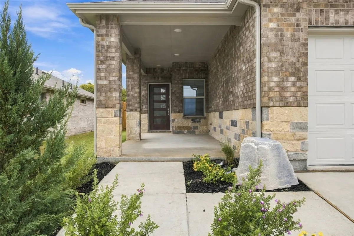 Single Family Residence For Rent in Grayson County , 202 Winchester Lane, Sherman, Texas 75092, 4 Bedroom, 2 Bathroom, 2 Garage spaces, 1,605 Sqft, built in 2026, mls#21408276, Real Estate Agent in Sherman, Homes For Rent in Grayson county, Homes For Rent in Sherman, Realtor in Sherman Texas, Real Estate Brokerage Independent Realty Texas, Luminita Cordes Realtor