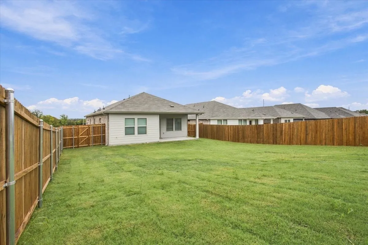 Single Family Residence For Rent in Grayson County , 202 Winchester Lane, Sherman, Texas 75092, 4 Bedroom, 2 Bathroom, 2 Garage spaces, 1,605 Sqft, built in 2026, mls#21408276, Real Estate Agent in Sherman, Homes For Rent in Grayson county, Homes For Rent in Sherman, Realtor in Sherman Texas, Real Estate Brokerage Independent Realty Texas, Luminita Cordes Realtor