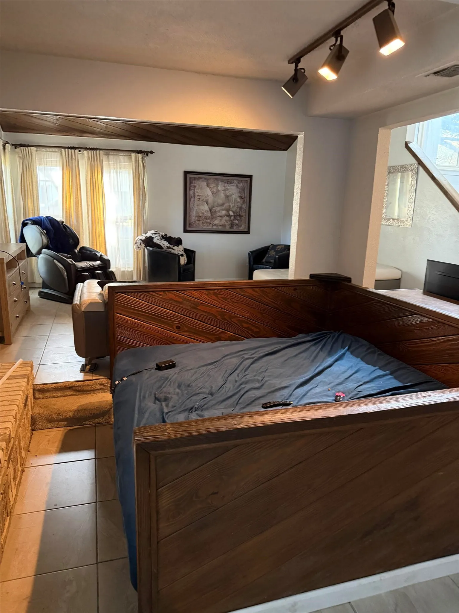 Single Family Residence For Sale in Tarrant County , 3626 Lake Pontchartrain Drive, Arlington, Texas 76016, 4 Bedroom, 3 Bathroom, Garage spaces, 3,032 Sqft, built in 1976, mls#21408379, Real Estate Agent in Arlington, Homes For Sale in Tarrant county, Homes For Sale in Arlington, Realtor in Arlington Texas, Real Estate Brokerage Independent Realty Texas, Luminita Cordes Realtor