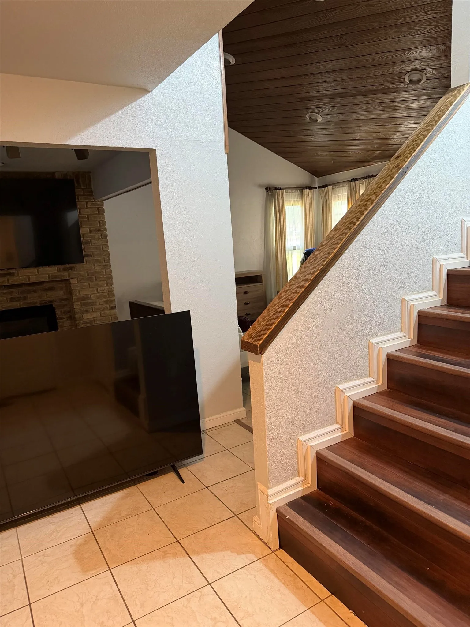 Single Family Residence For Sale in Tarrant County , 3626 Lake Pontchartrain Drive, Arlington, Texas 76016, 4 Bedroom, 3 Bathroom, Garage spaces, 3,032 Sqft, built in 1976, mls#21408379, Real Estate Agent in Arlington, Homes For Sale in Tarrant county, Homes For Sale in Arlington, Realtor in Arlington Texas, Real Estate Brokerage Independent Realty Texas, Luminita Cordes Realtor