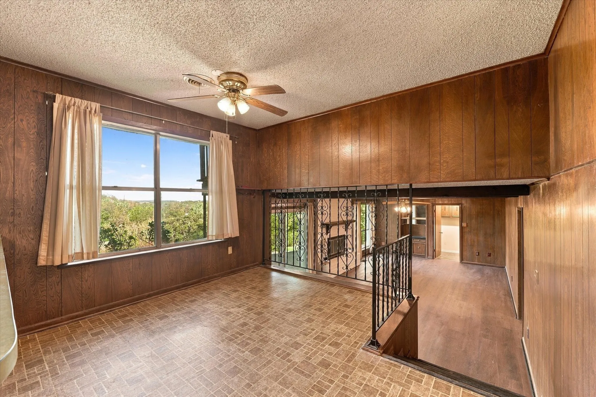 Single Family Residence For Sale in Mc Lennan County , 1140 Sierra Drive, Woodway, Texas 76712, 3 Bedroom, 3 Bathroom, Garage spaces, 3,267 Sqft, built in 1970, mls#21405757, Real Estate Agent in Woodway, Homes For Sale in Mc Lennan county, Homes For Sale in Woodway, Realtor in Woodway Texas, Real Estate Brokerage Independent Realty Texas, Luminita Cordes Realtor