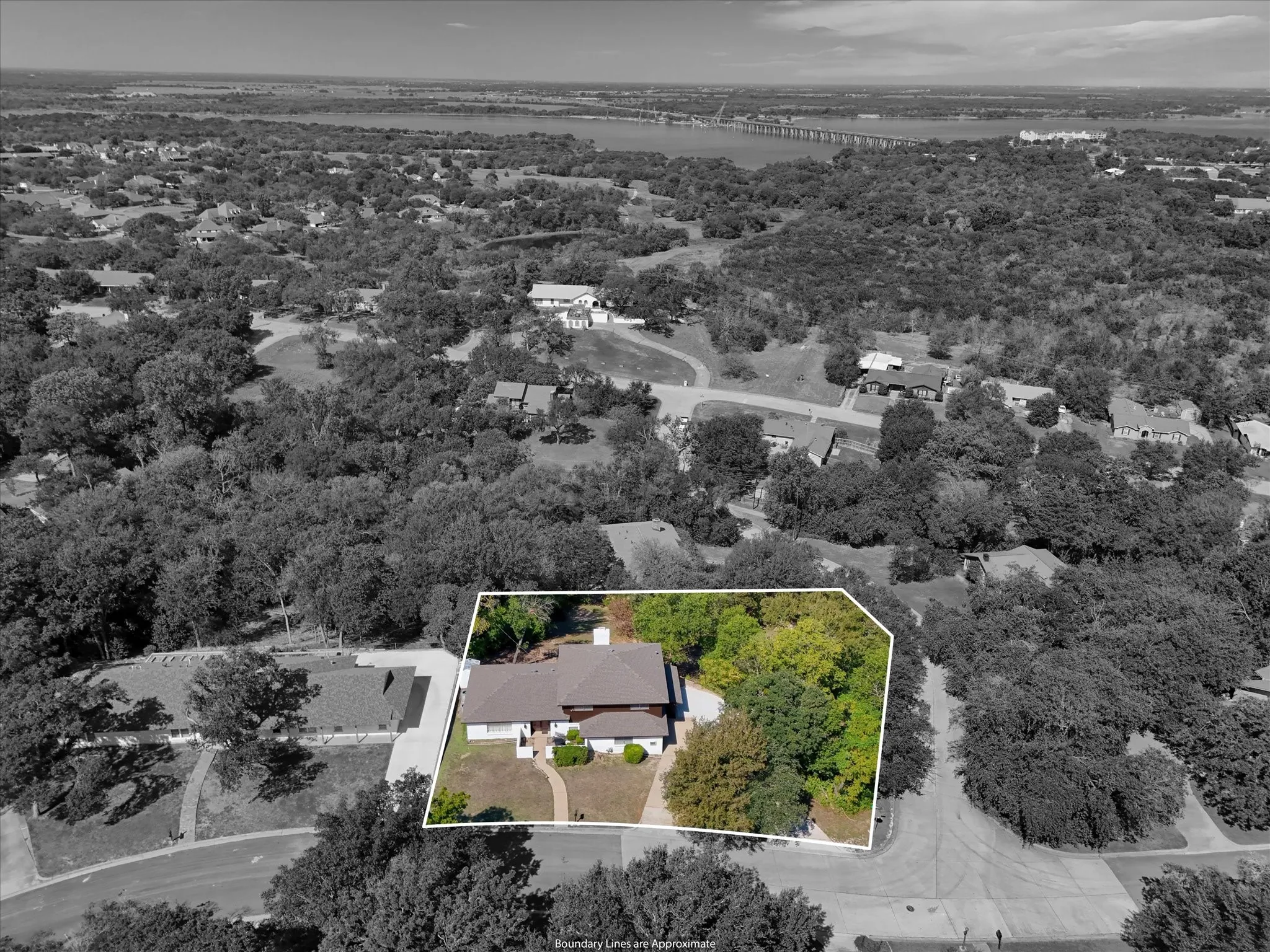 Single Family Residence For Sale in Mc Lennan County , 1140 Sierra Drive, Woodway, Texas 76712, 3 Bedroom, 3 Bathroom, Garage spaces, 3,267 Sqft, built in 1970, mls#21405757, Real Estate Agent in Woodway, Homes For Sale in Mc Lennan county, Homes For Sale in Woodway, Realtor in Woodway Texas, Real Estate Brokerage Independent Realty Texas, Luminita Cordes Realtor
