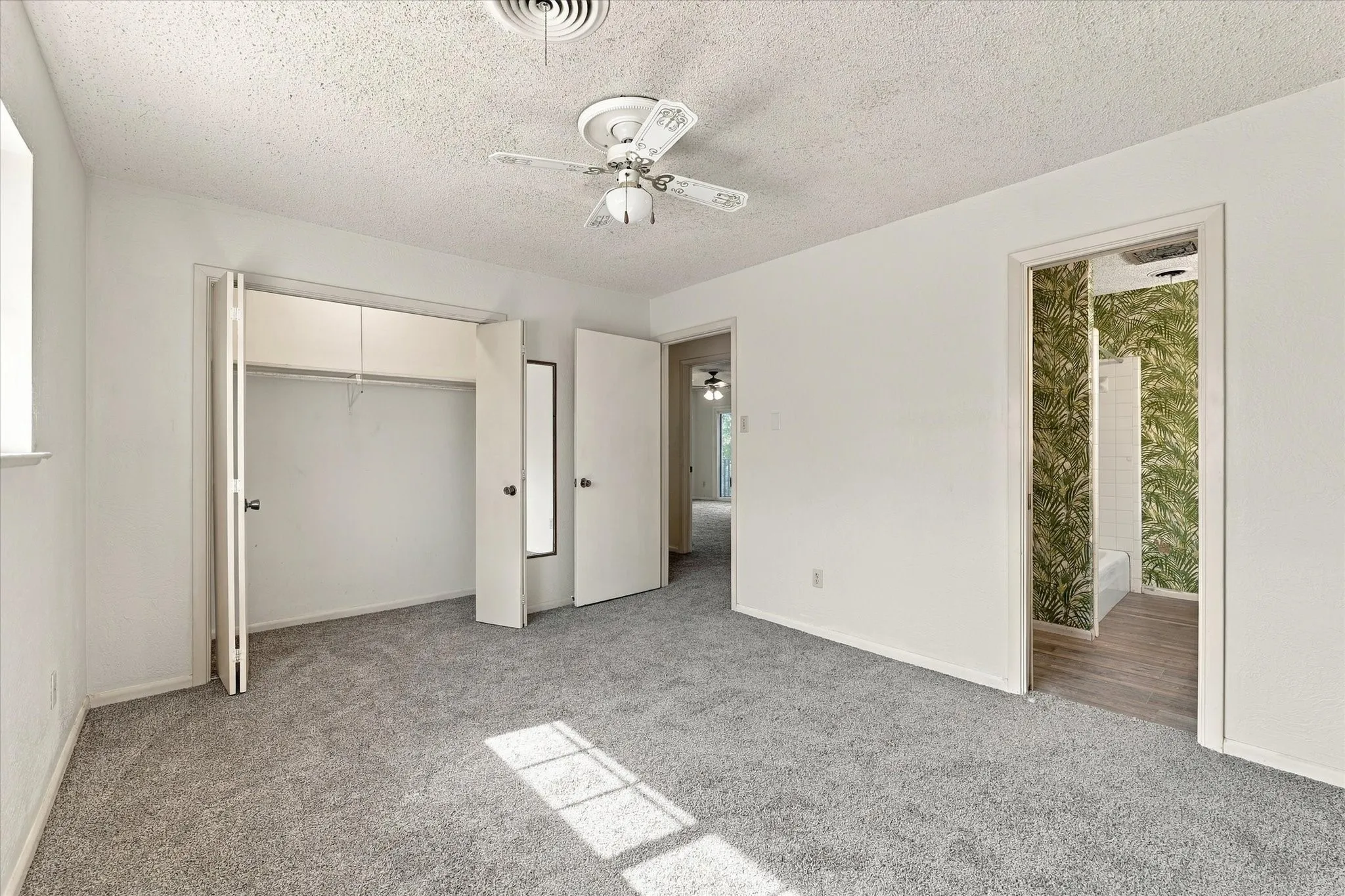 Single Family Residence For Sale in Mc Lennan County , 1140 Sierra Drive, Woodway, Texas 76712, 3 Bedroom, 3 Bathroom, Garage spaces, 3,267 Sqft, built in 1970, mls#21405757, Real Estate Agent in Woodway, Homes For Sale in Mc Lennan county, Homes For Sale in Woodway, Realtor in Woodway Texas, Real Estate Brokerage Independent Realty Texas, Luminita Cordes Realtor
