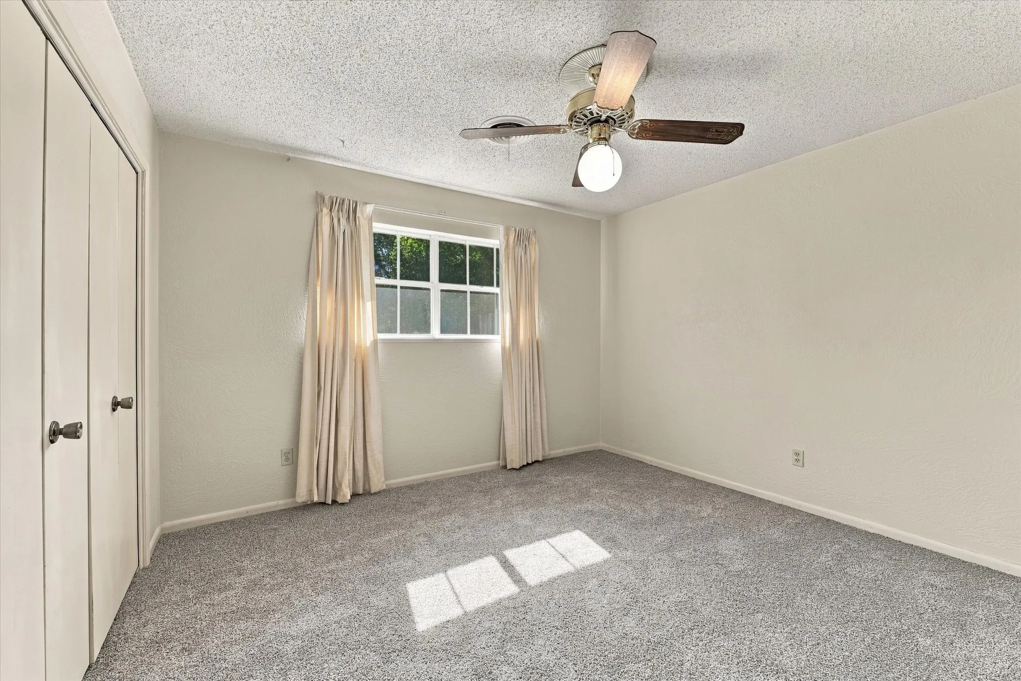 Single Family Residence For Sale in Mc Lennan County , 1140 Sierra Drive, Woodway, Texas 76712, 3 Bedroom, 3 Bathroom, Garage spaces, 3,267 Sqft, built in 1970, mls#21405757, Real Estate Agent in Woodway, Homes For Sale in Mc Lennan county, Homes For Sale in Woodway, Realtor in Woodway Texas, Real Estate Brokerage Independent Realty Texas, Luminita Cordes Realtor