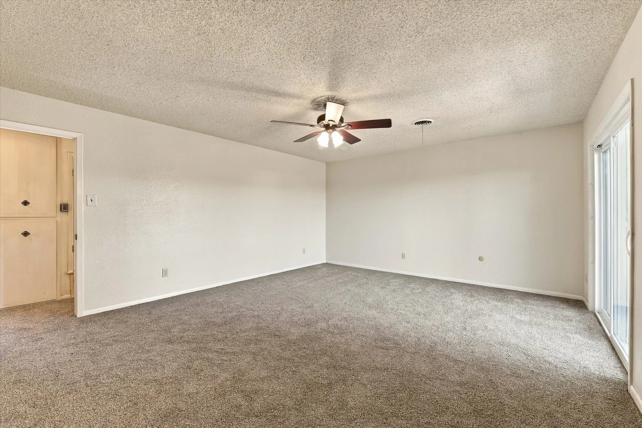 Single Family Residence For Sale in Mc Lennan County , 1140 Sierra Drive, Woodway, Texas 76712, 3 Bedroom, 3 Bathroom, Garage spaces, 3,267 Sqft, built in 1970, mls#21405757, Real Estate Agent in Woodway, Homes For Sale in Mc Lennan county, Homes For Sale in Woodway, Realtor in Woodway Texas, Real Estate Brokerage Independent Realty Texas, Luminita Cordes Realtor
