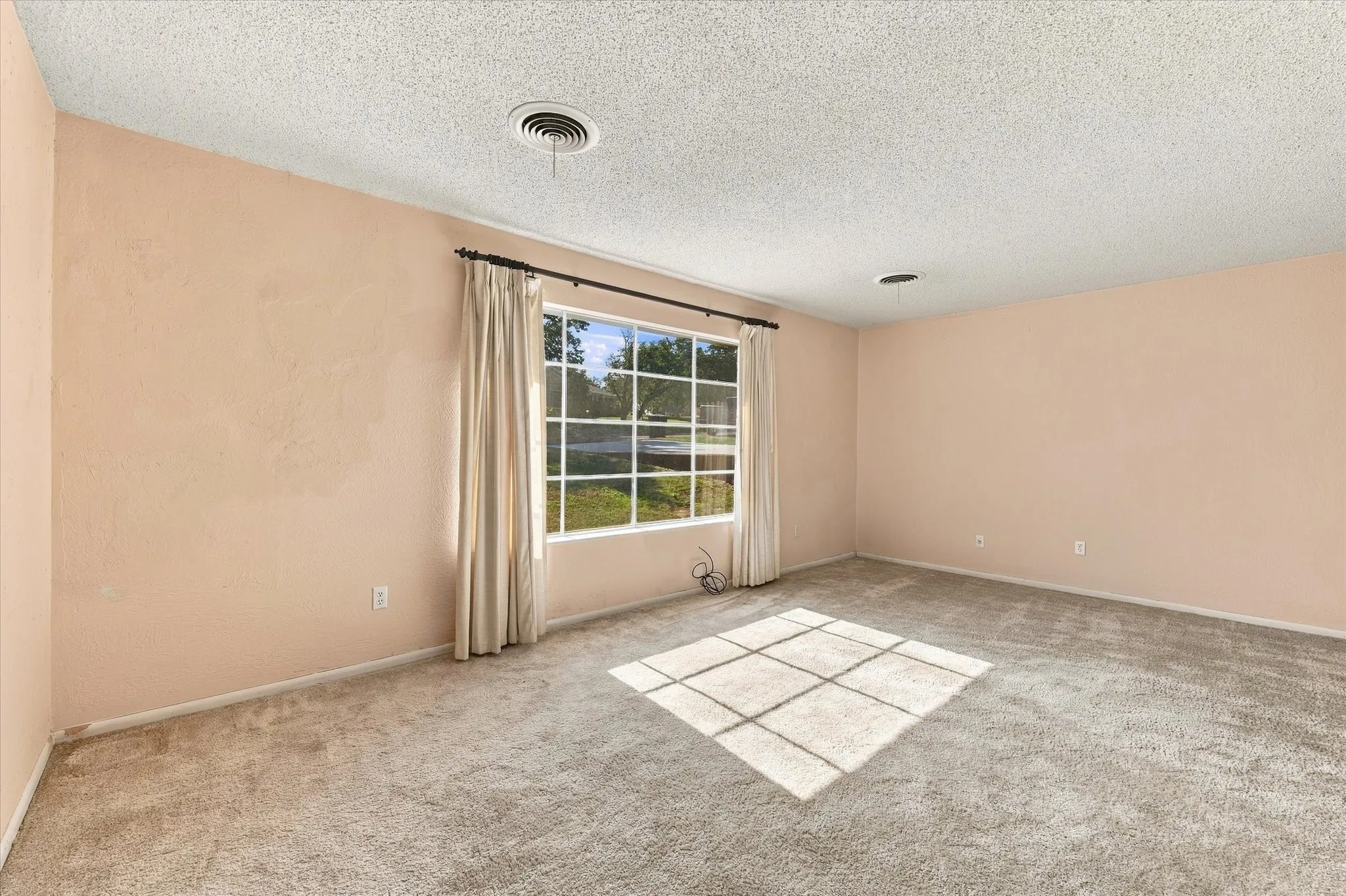 Single Family Residence For Sale in Mc Lennan County , 1140 Sierra Drive, Woodway, Texas 76712, 3 Bedroom, 3 Bathroom, Garage spaces, 3,267 Sqft, built in 1970, mls#21405757, Real Estate Agent in Woodway, Homes For Sale in Mc Lennan county, Homes For Sale in Woodway, Realtor in Woodway Texas, Real Estate Brokerage Independent Realty Texas, Luminita Cordes Realtor
