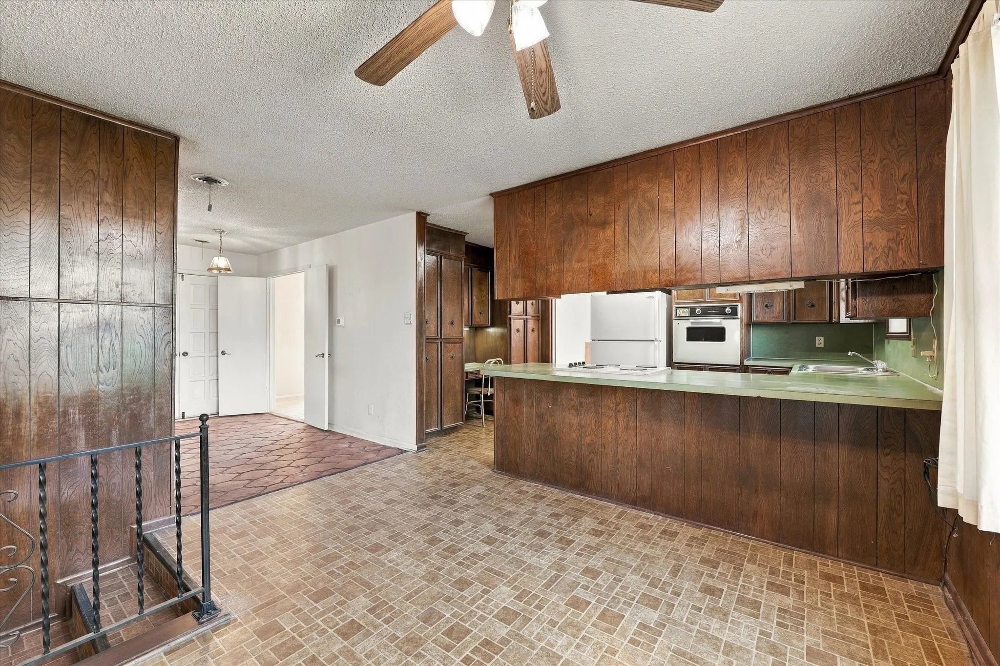 Single Family Residence For Sale in Mc Lennan County , 1140 Sierra Drive, Woodway, Texas 76712, 3 Bedroom, 3 Bathroom, Garage spaces, 3,267 Sqft, built in 1970, mls#21405757, Real Estate Agent in Woodway, Homes For Sale in Mc Lennan county, Homes For Sale in Woodway, Realtor in Woodway Texas, Real Estate Brokerage Independent Realty Texas, Luminita Cordes Realtor
