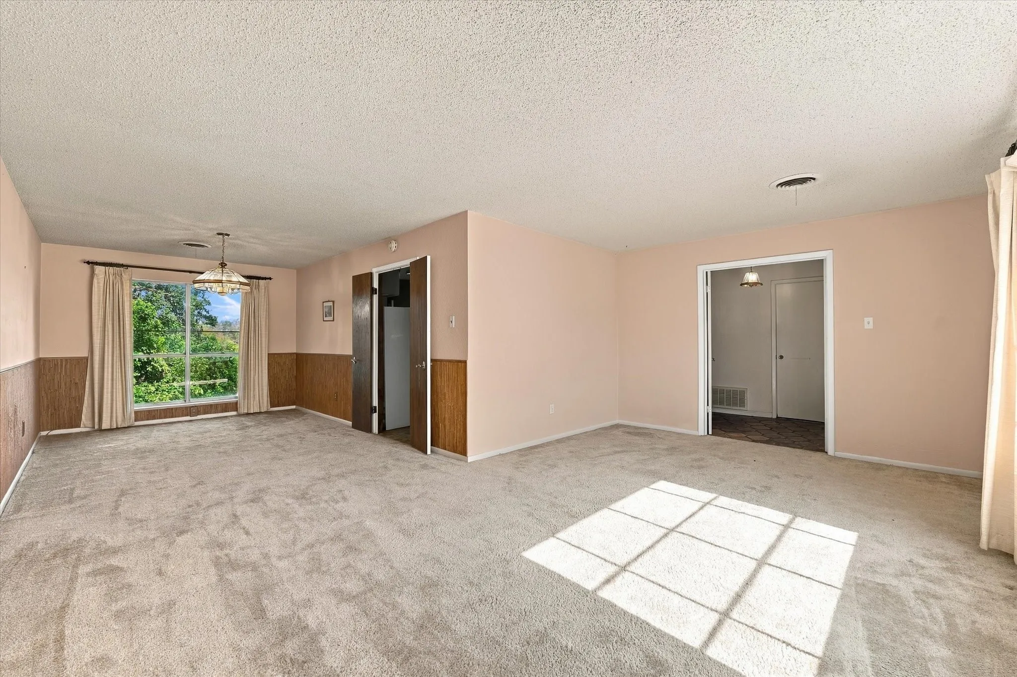 Single Family Residence For Sale in Mc Lennan County , 1140 Sierra Drive, Woodway, Texas 76712, 3 Bedroom, 3 Bathroom, Garage spaces, 3,267 Sqft, built in 1970, mls#21405757, Real Estate Agent in Woodway, Homes For Sale in Mc Lennan county, Homes For Sale in Woodway, Realtor in Woodway Texas, Real Estate Brokerage Independent Realty Texas, Luminita Cordes Realtor
