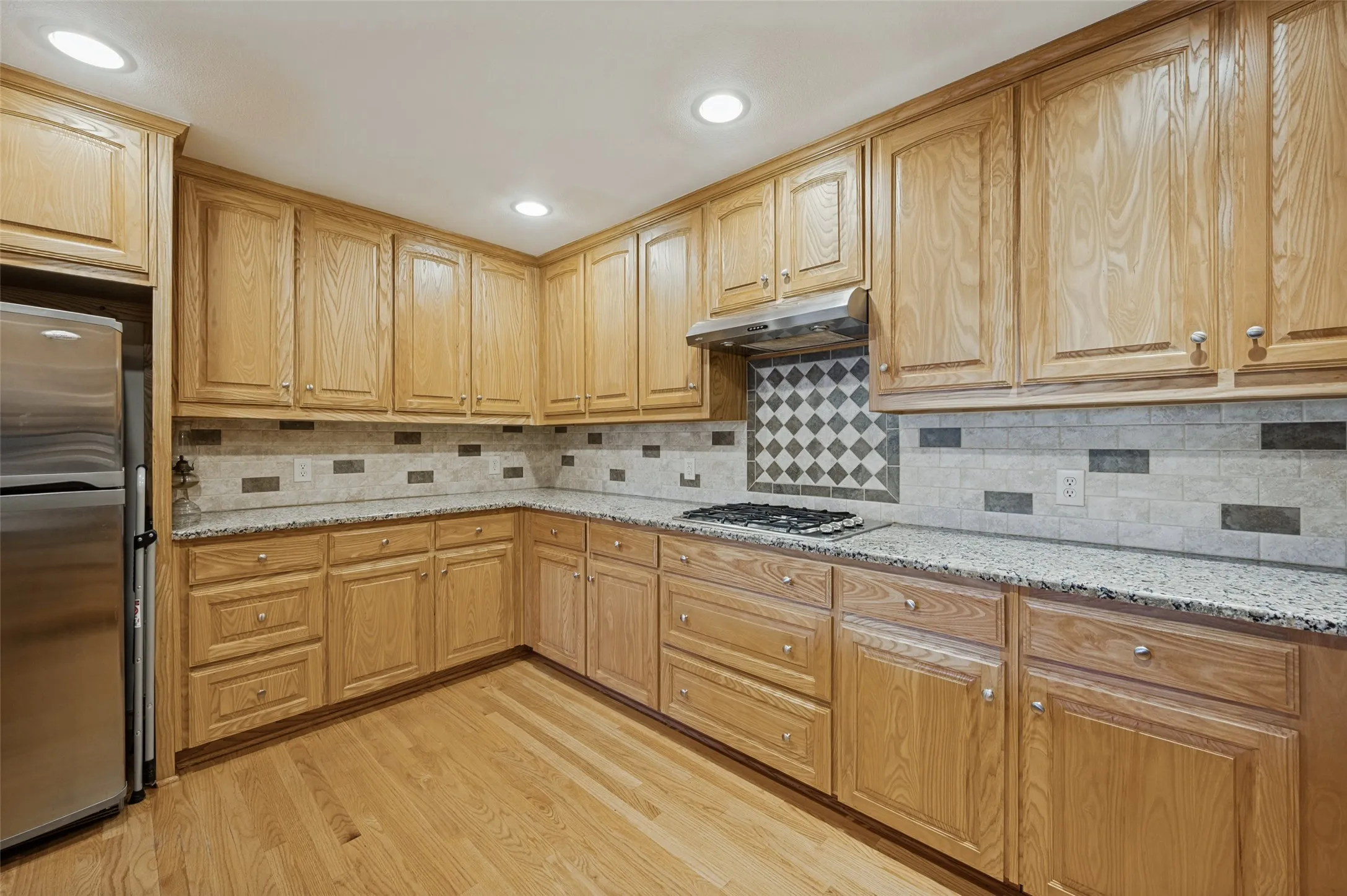 Single Family Residence For Sale in Dallas County , 9307 Leaside Drive, Dallas, Texas 75238, 3 Bedroom, 2 Bathroom, 2 Garage spaces, 1,620 Sqft, built in 1956, mls#21407495, Real Estate Agent in Dallas, Homes For Sale in Dallas county, Homes For Sale in Dallas, Realtor in Dallas Texas, Real Estate Brokerage Independent Realty Texas, Luminita Cordes Realtor