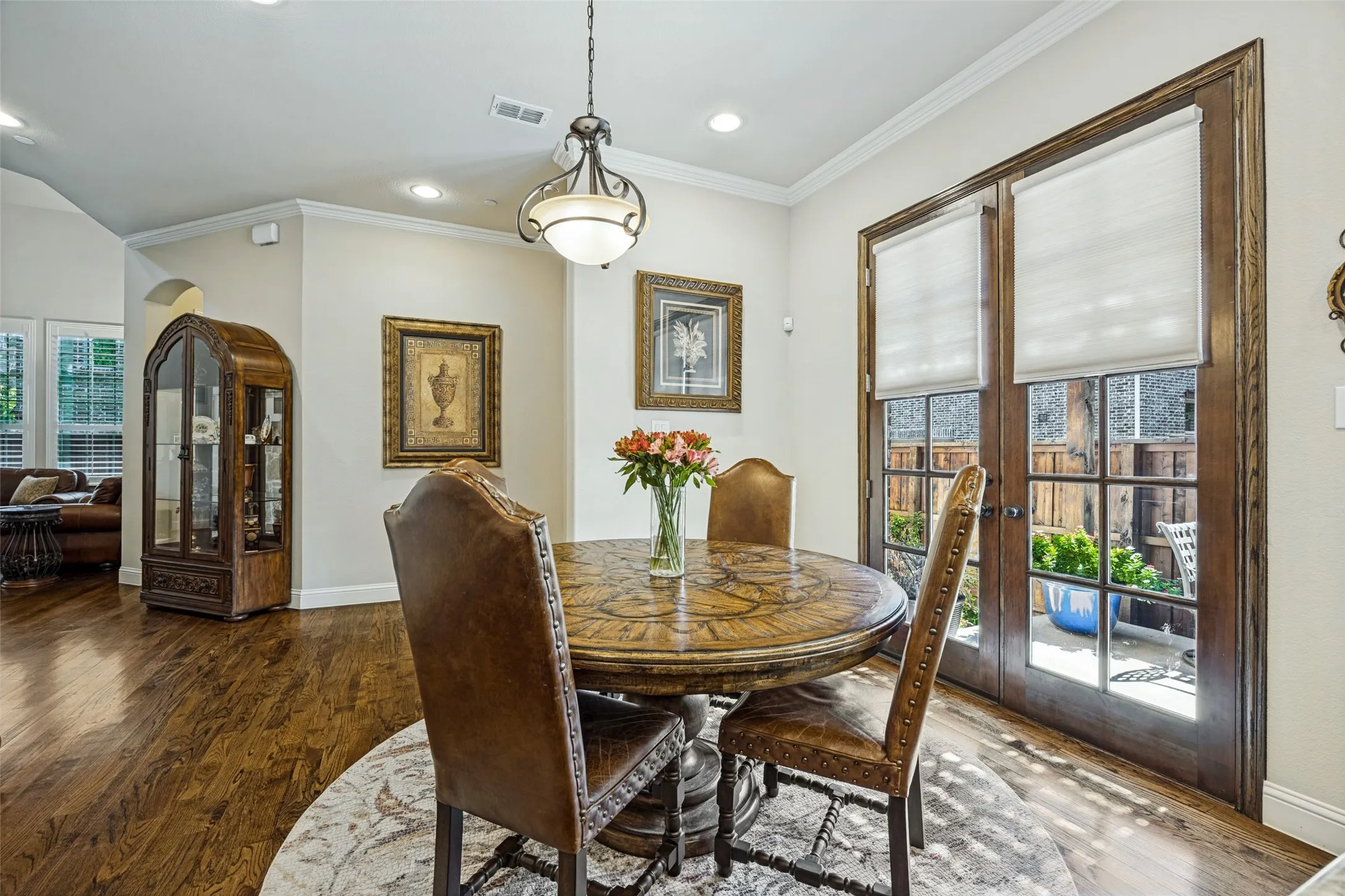 Single Family Residence For Sale in Dallas County , 2516 Bill Moses Parkway, Farmers Branch, Texas 75234, 3 Bedroom, 3 Bathroom, 2 Garage spaces, 2,186 Sqft, built in 2014, mls#21408169, Real Estate Agent in Farmers Branch, Homes For Sale in Dallas county, Homes For Sale in Farmers Branch, Realtor in Farmers Branch Texas, Real Estate Brokerage Independent Realty Texas, Luminita Cordes Realtor