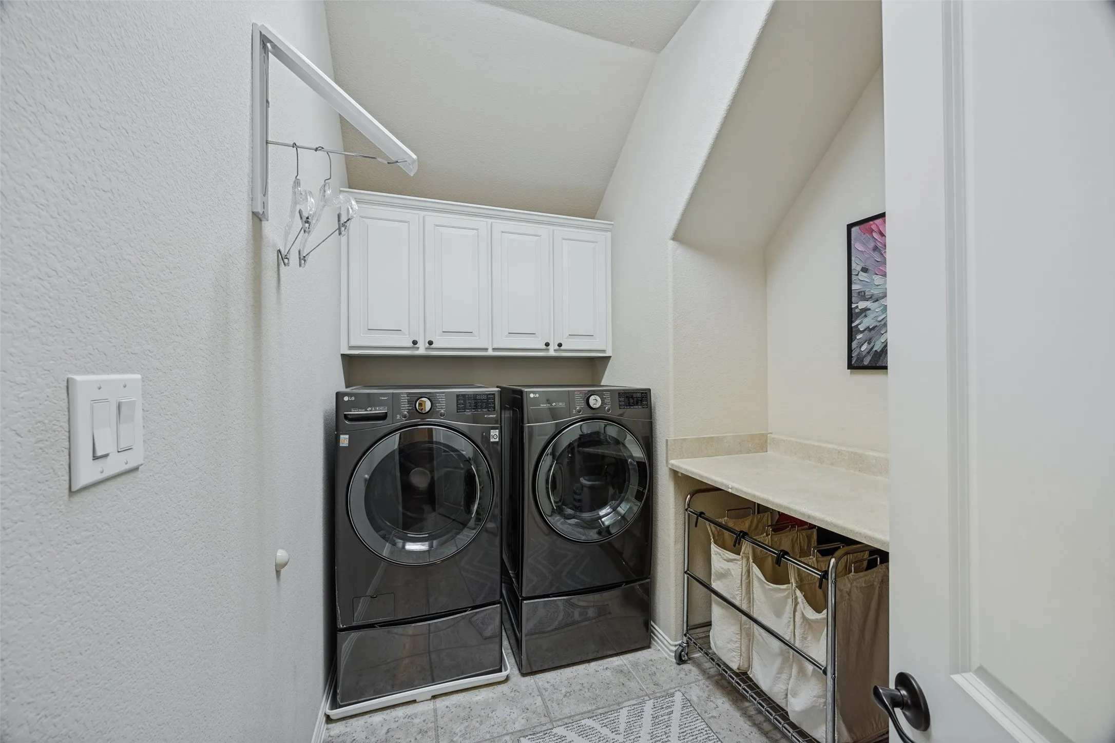 Single Family Residence For Sale in Dallas County , 2516 Bill Moses Parkway, Farmers Branch, Texas 75234, 3 Bedroom, 3 Bathroom, 2 Garage spaces, 2,186 Sqft, built in 2014, mls#21408169, Real Estate Agent in Farmers Branch, Homes For Sale in Dallas county, Homes For Sale in Farmers Branch, Realtor in Farmers Branch Texas, Real Estate Brokerage Independent Realty Texas, Luminita Cordes Realtor