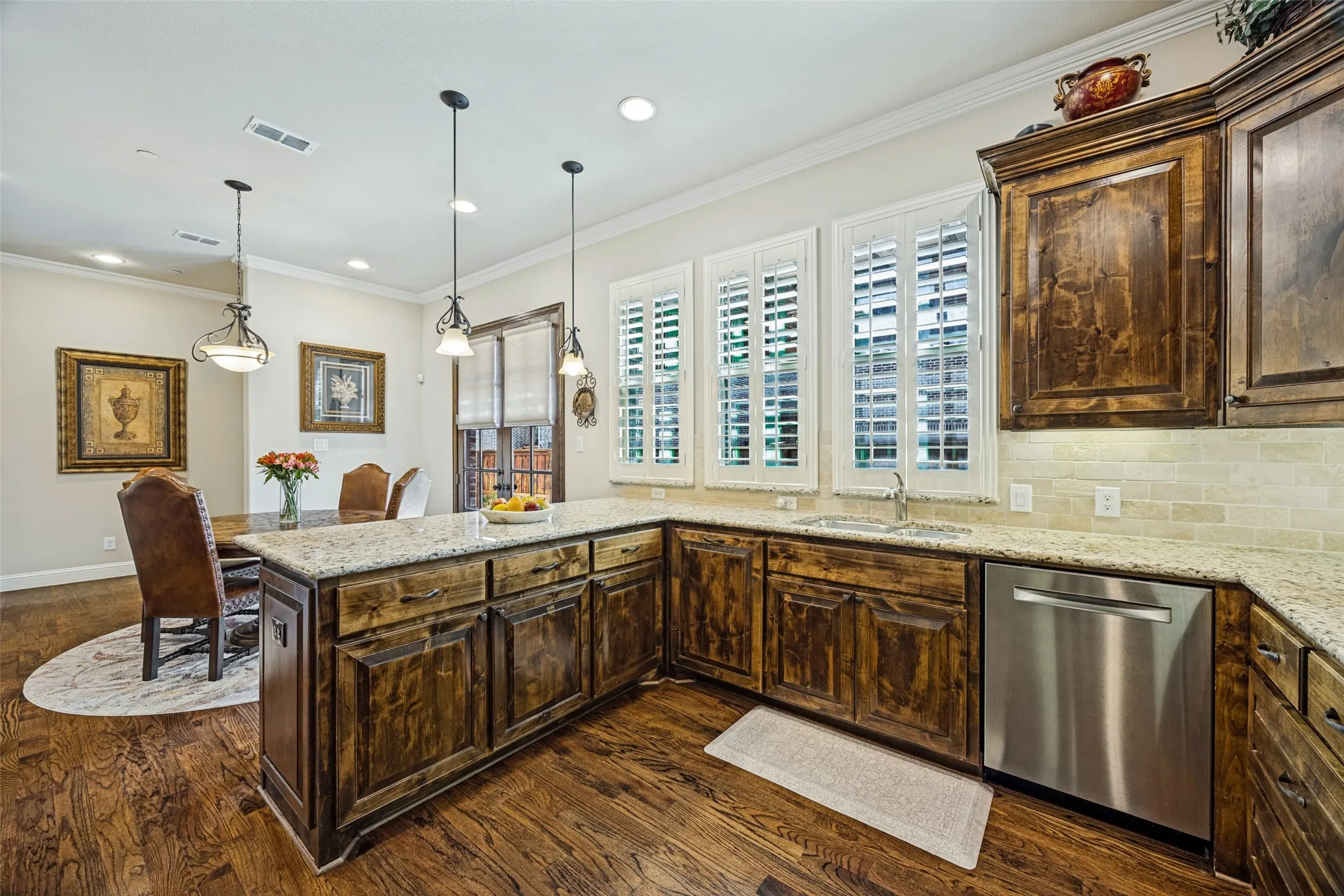 Single Family Residence For Sale in Dallas County , 2516 Bill Moses Parkway, Farmers Branch, Texas 75234, 3 Bedroom, 3 Bathroom, 2 Garage spaces, 2,186 Sqft, built in 2014, mls#21408169, Real Estate Agent in Farmers Branch, Homes For Sale in Dallas county, Homes For Sale in Farmers Branch, Realtor in Farmers Branch Texas, Real Estate Brokerage Independent Realty Texas, Luminita Cordes Realtor