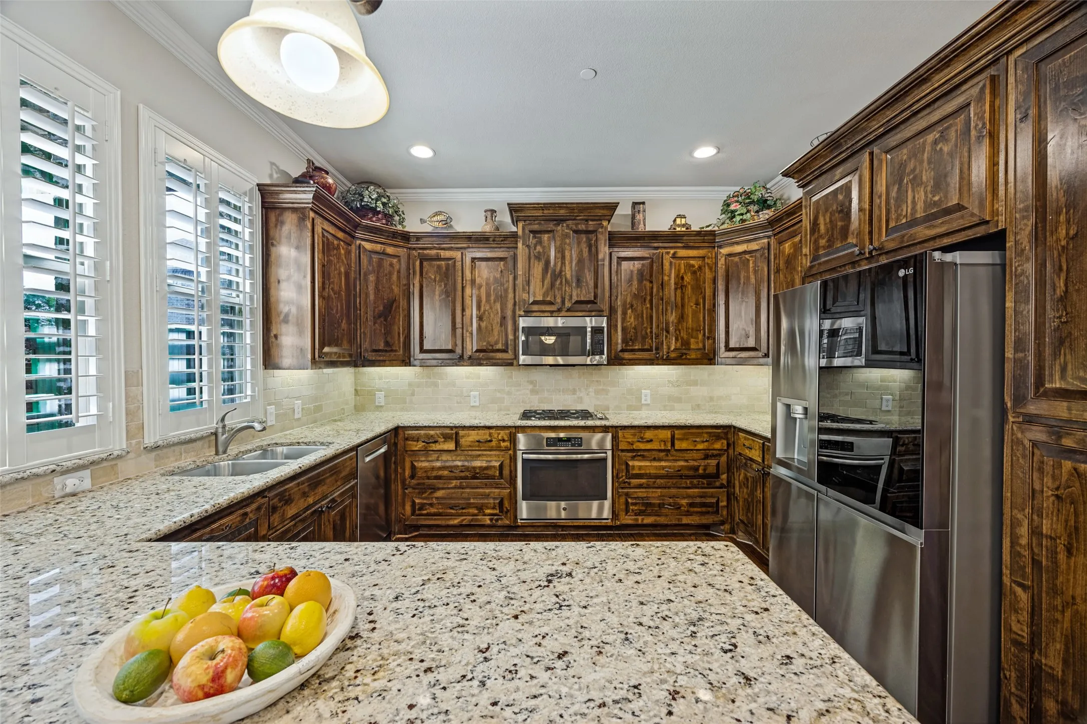Single Family Residence For Sale in Dallas County , 2516 Bill Moses Parkway, Farmers Branch, Texas 75234, 3 Bedroom, 3 Bathroom, 2 Garage spaces, 2,186 Sqft, built in 2014, mls#21408169, Real Estate Agent in Farmers Branch, Homes For Sale in Dallas county, Homes For Sale in Farmers Branch, Realtor in Farmers Branch Texas, Real Estate Brokerage Independent Realty Texas, Luminita Cordes Realtor