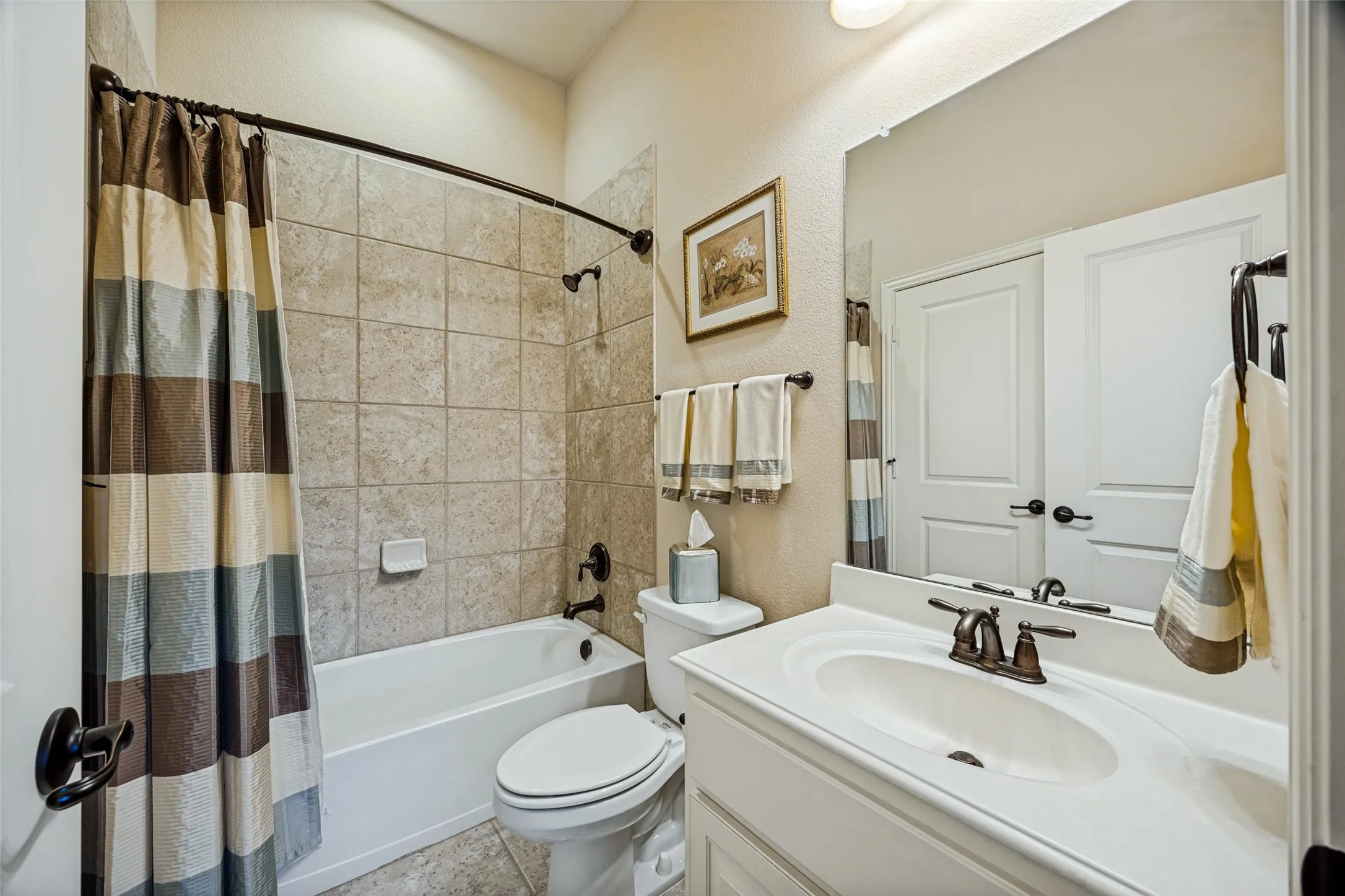 Single Family Residence For Sale in Dallas County , 2516 Bill Moses Parkway, Farmers Branch, Texas 75234, 3 Bedroom, 3 Bathroom, 2 Garage spaces, 2,186 Sqft, built in 2014, mls#21408169, Real Estate Agent in Farmers Branch, Homes For Sale in Dallas county, Homes For Sale in Farmers Branch, Realtor in Farmers Branch Texas, Real Estate Brokerage Independent Realty Texas, Luminita Cordes Realtor