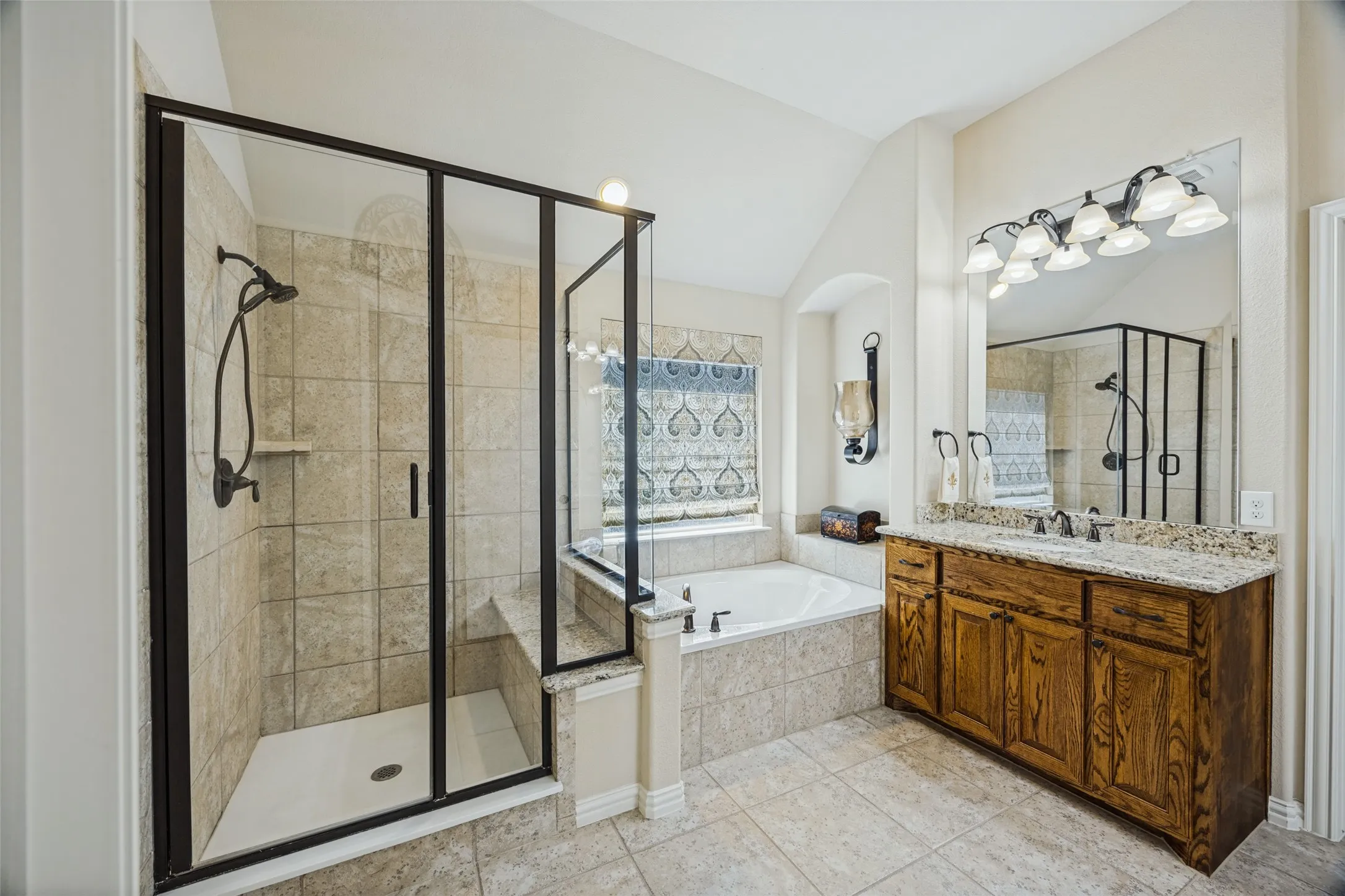 Single Family Residence For Sale in Dallas County , 2516 Bill Moses Parkway, Farmers Branch, Texas 75234, 3 Bedroom, 3 Bathroom, 2 Garage spaces, 2,186 Sqft, built in 2014, mls#21408169, Real Estate Agent in Farmers Branch, Homes For Sale in Dallas county, Homes For Sale in Farmers Branch, Realtor in Farmers Branch Texas, Real Estate Brokerage Independent Realty Texas, Luminita Cordes Realtor