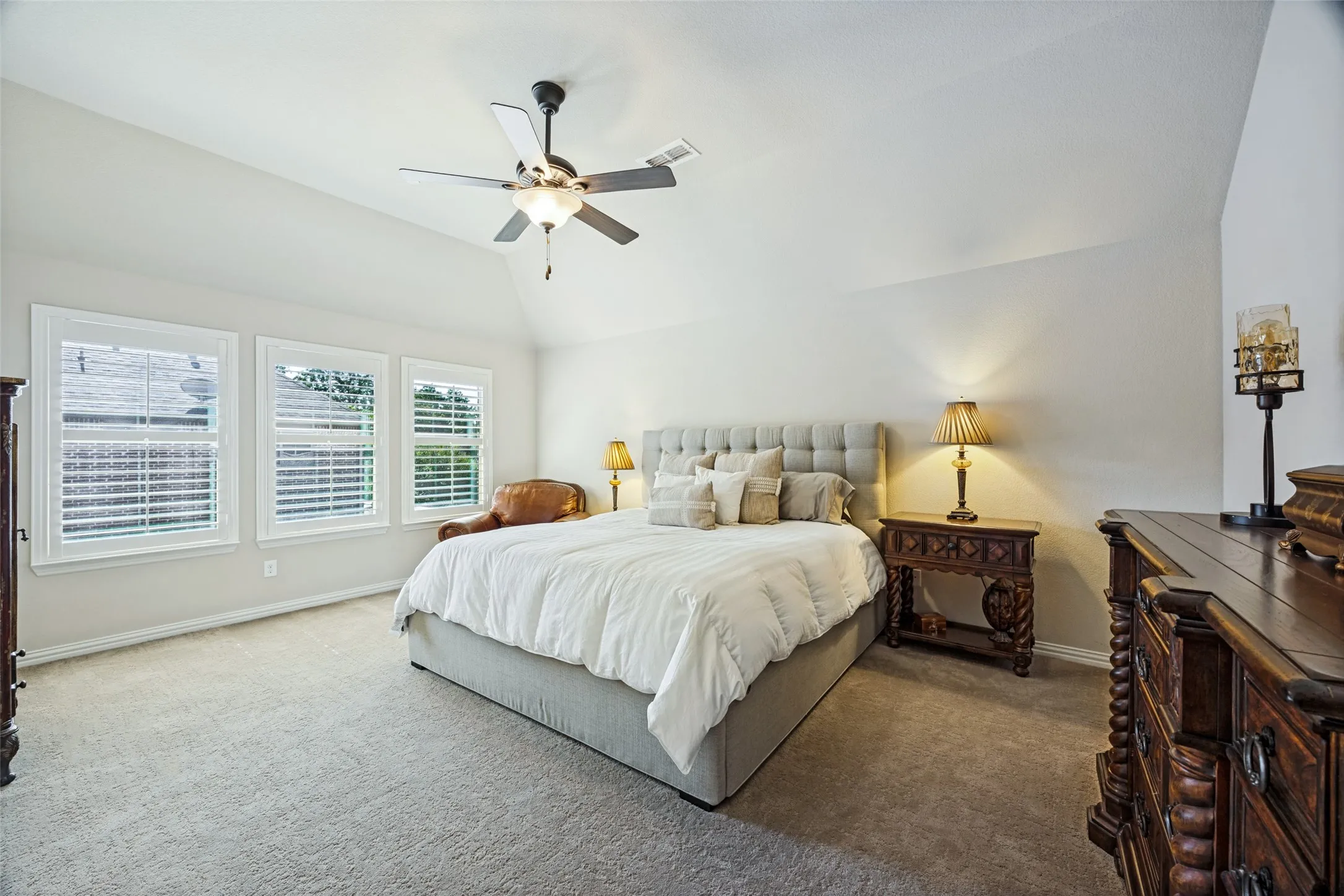 Single Family Residence For Sale in Dallas County , 2516 Bill Moses Parkway, Farmers Branch, Texas 75234, 3 Bedroom, 3 Bathroom, 2 Garage spaces, 2,186 Sqft, built in 2014, mls#21408169, Real Estate Agent in Farmers Branch, Homes For Sale in Dallas county, Homes For Sale in Farmers Branch, Realtor in Farmers Branch Texas, Real Estate Brokerage Independent Realty Texas, Luminita Cordes Realtor