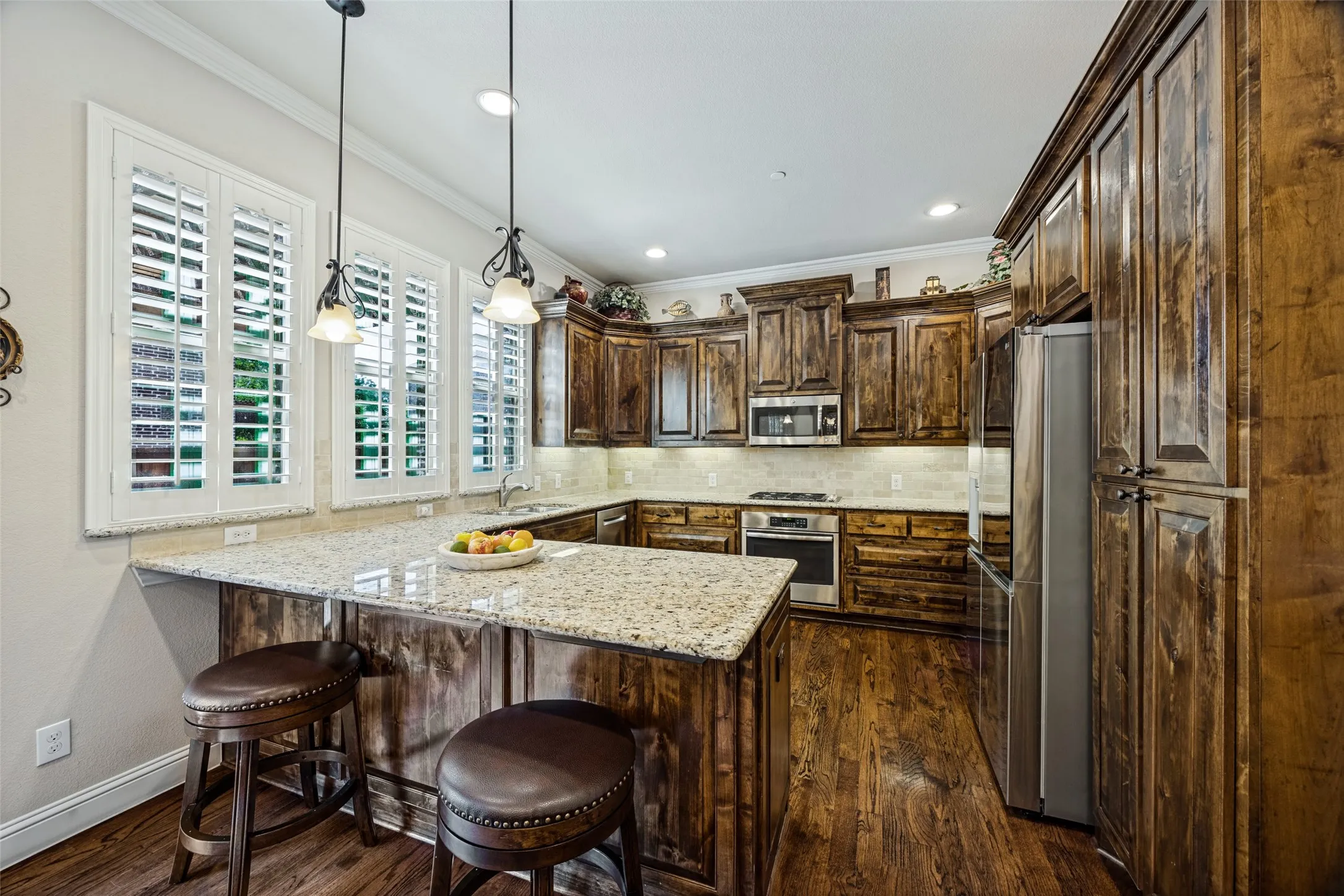 Single Family Residence For Sale in Dallas County , 2516 Bill Moses Parkway, Farmers Branch, Texas 75234, 3 Bedroom, 3 Bathroom, 2 Garage spaces, 2,186 Sqft, built in 2014, mls#21408169, Real Estate Agent in Farmers Branch, Homes For Sale in Dallas county, Homes For Sale in Farmers Branch, Realtor in Farmers Branch Texas, Real Estate Brokerage Independent Realty Texas, Luminita Cordes Realtor