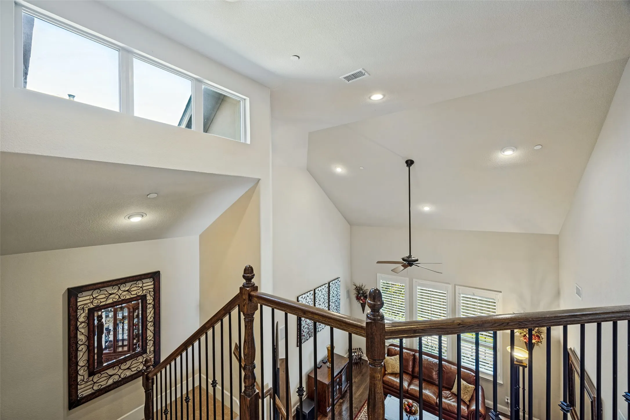 Single Family Residence For Sale in Dallas County , 2516 Bill Moses Parkway, Farmers Branch, Texas 75234, 3 Bedroom, 3 Bathroom, 2 Garage spaces, 2,186 Sqft, built in 2014, mls#21408169, Real Estate Agent in Farmers Branch, Homes For Sale in Dallas county, Homes For Sale in Farmers Branch, Realtor in Farmers Branch Texas, Real Estate Brokerage Independent Realty Texas, Luminita Cordes Realtor