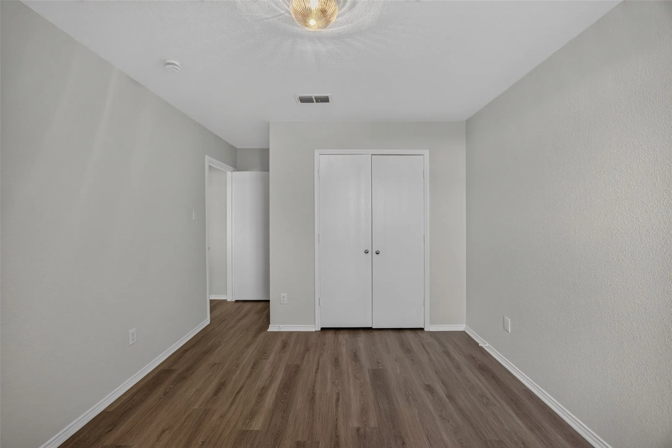 Single Family Residence For Sale in Tarrant County , 2412 Concina Way, Fort Worth, Texas 76108, 3 Bedroom, 2 Bathroom, 2 Garage spaces, 1,713 Sqft, built in 2001, mls#21408348, Real Estate Agent in Fort Worth, Homes For Sale in Tarrant county, Homes For Sale in Fort Worth, Realtor in Fort Worth Texas, Real Estate Brokerage Independent Realty Texas, Luminita Cordes Realtor