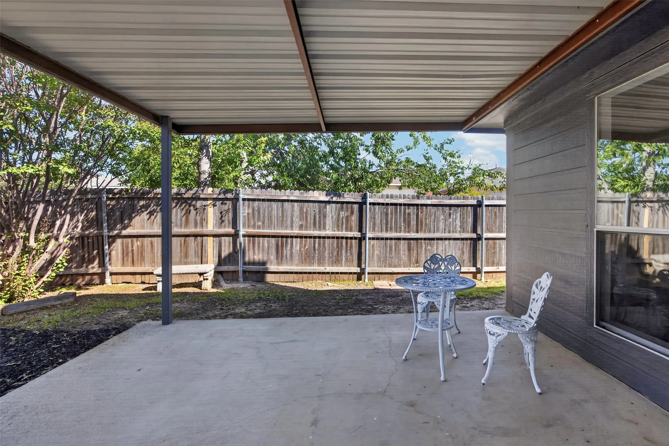 Single Family Residence For Sale in Tarrant County , 2412 Concina Way, Fort Worth, Texas 76108, 3 Bedroom, 2 Bathroom, 2 Garage spaces, 1,713 Sqft, built in 2001, mls#21408348, Real Estate Agent in Fort Worth, Homes For Sale in Tarrant county, Homes For Sale in Fort Worth, Realtor in Fort Worth Texas, Real Estate Brokerage Independent Realty Texas, Luminita Cordes Realtor