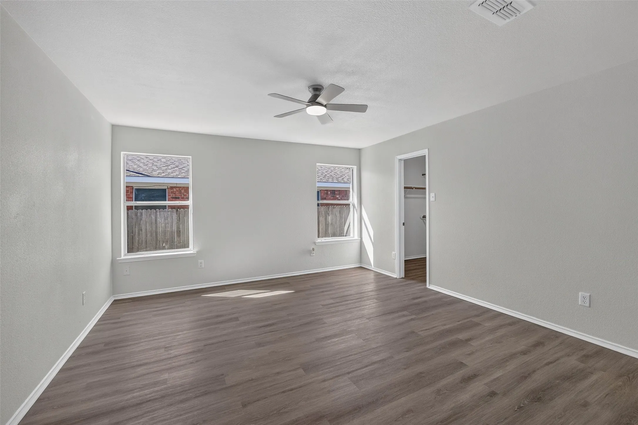 Single Family Residence For Sale in Tarrant County , 2412 Concina Way, Fort Worth, Texas 76108, 3 Bedroom, 2 Bathroom, 2 Garage spaces, 1,713 Sqft, built in 2001, mls#21408348, Real Estate Agent in Fort Worth, Homes For Sale in Tarrant county, Homes For Sale in Fort Worth, Realtor in Fort Worth Texas, Real Estate Brokerage Independent Realty Texas, Luminita Cordes Realtor