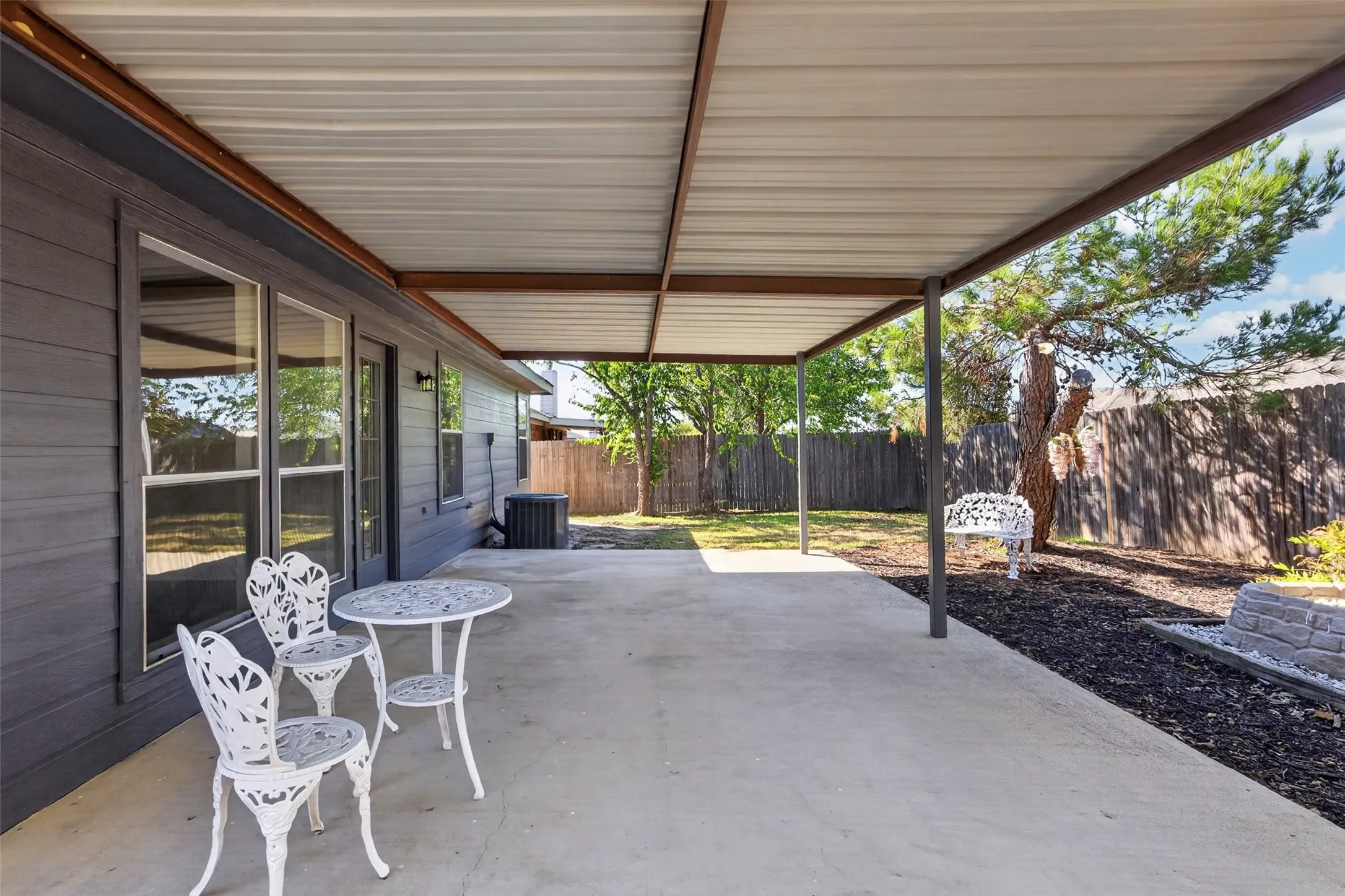Single Family Residence For Sale in Tarrant County , 2412 Concina Way, Fort Worth, Texas 76108, 3 Bedroom, 2 Bathroom, 2 Garage spaces, 1,713 Sqft, built in 2001, mls#21408348, Real Estate Agent in Fort Worth, Homes For Sale in Tarrant county, Homes For Sale in Fort Worth, Realtor in Fort Worth Texas, Real Estate Brokerage Independent Realty Texas, Luminita Cordes Realtor