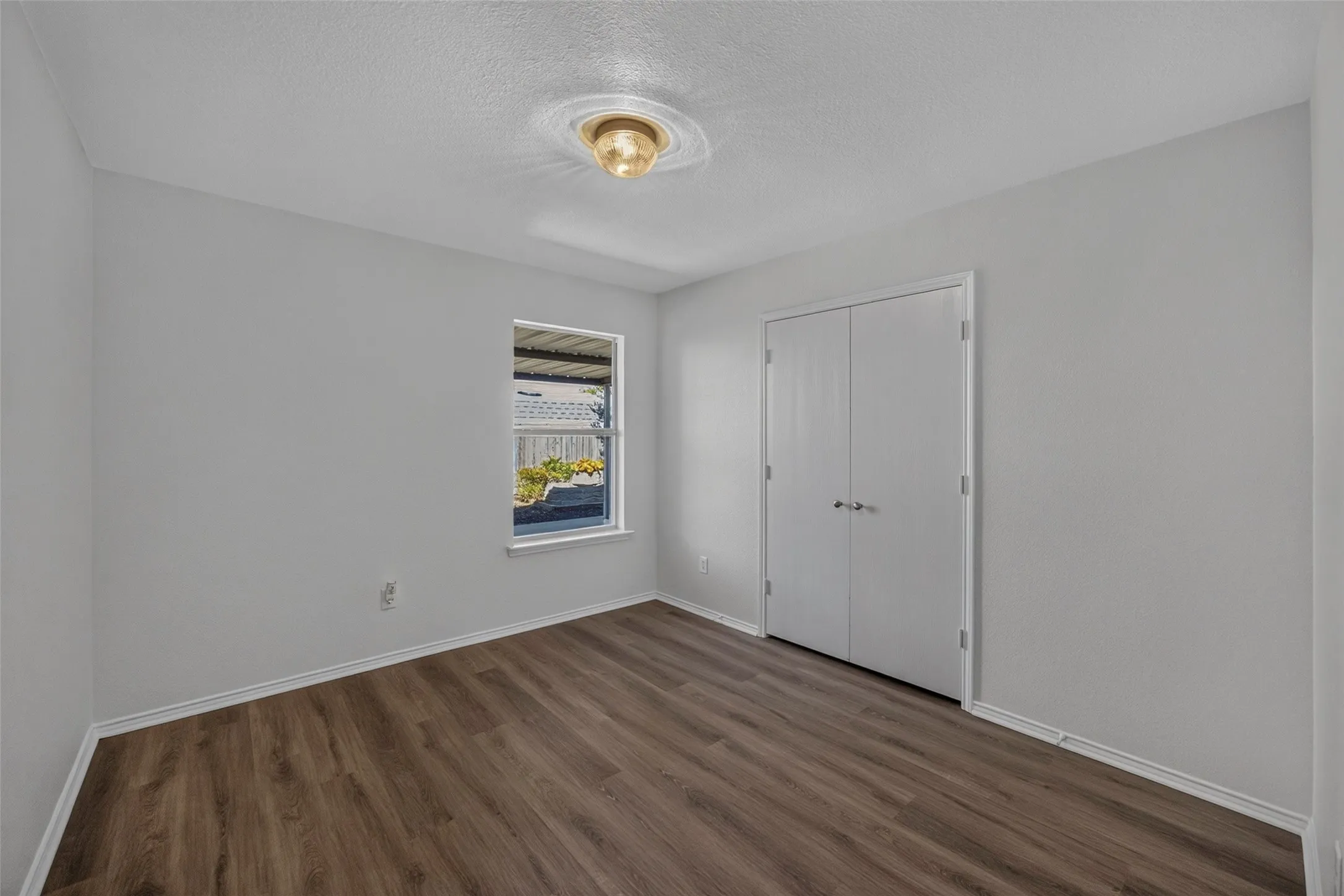 Single Family Residence For Sale in Tarrant County , 2412 Concina Way, Fort Worth, Texas 76108, 3 Bedroom, 2 Bathroom, 2 Garage spaces, 1,713 Sqft, built in 2001, mls#21408348, Real Estate Agent in Fort Worth, Homes For Sale in Tarrant county, Homes For Sale in Fort Worth, Realtor in Fort Worth Texas, Real Estate Brokerage Independent Realty Texas, Luminita Cordes Realtor