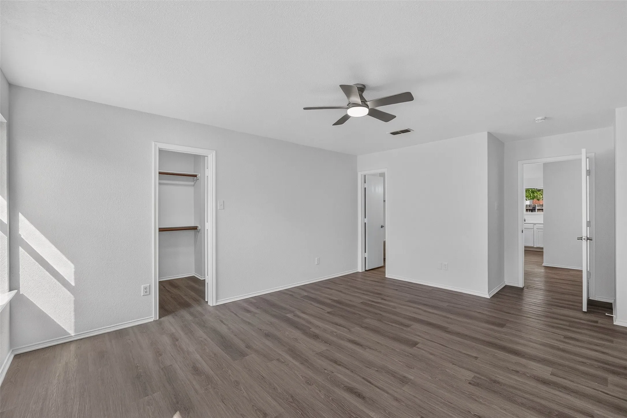 Single Family Residence For Sale in Tarrant County , 2412 Concina Way, Fort Worth, Texas 76108, 3 Bedroom, 2 Bathroom, 2 Garage spaces, 1,713 Sqft, built in 2001, mls#21408348, Real Estate Agent in Fort Worth, Homes For Sale in Tarrant county, Homes For Sale in Fort Worth, Realtor in Fort Worth Texas, Real Estate Brokerage Independent Realty Texas, Luminita Cordes Realtor