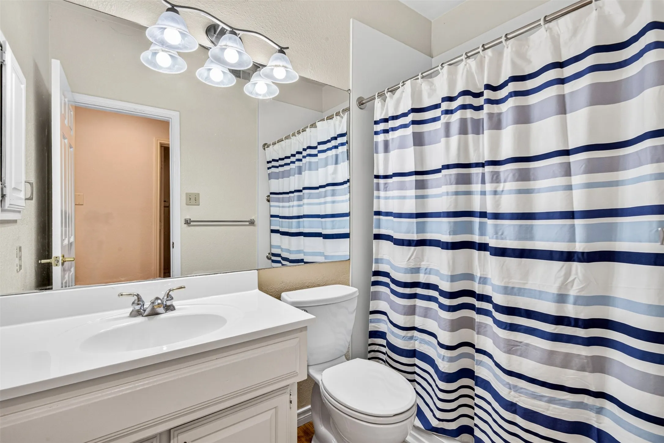 Condominium For Sale in Rockwall County , 9981 Waterfront Trail, Rowlett, Texas 75087, 3 Bedroom, 3 Bathroom, 1 Garage spaces, 1,723 Sqft, built in 1986, mls#21406095, Real Estate Agent in Rowlett, Homes For Sale in Rockwall county, Homes For Sale in Rowlett, Realtor in Rowlett Texas, Real Estate Brokerage Independent Realty Texas, Luminita Cordes Realtor