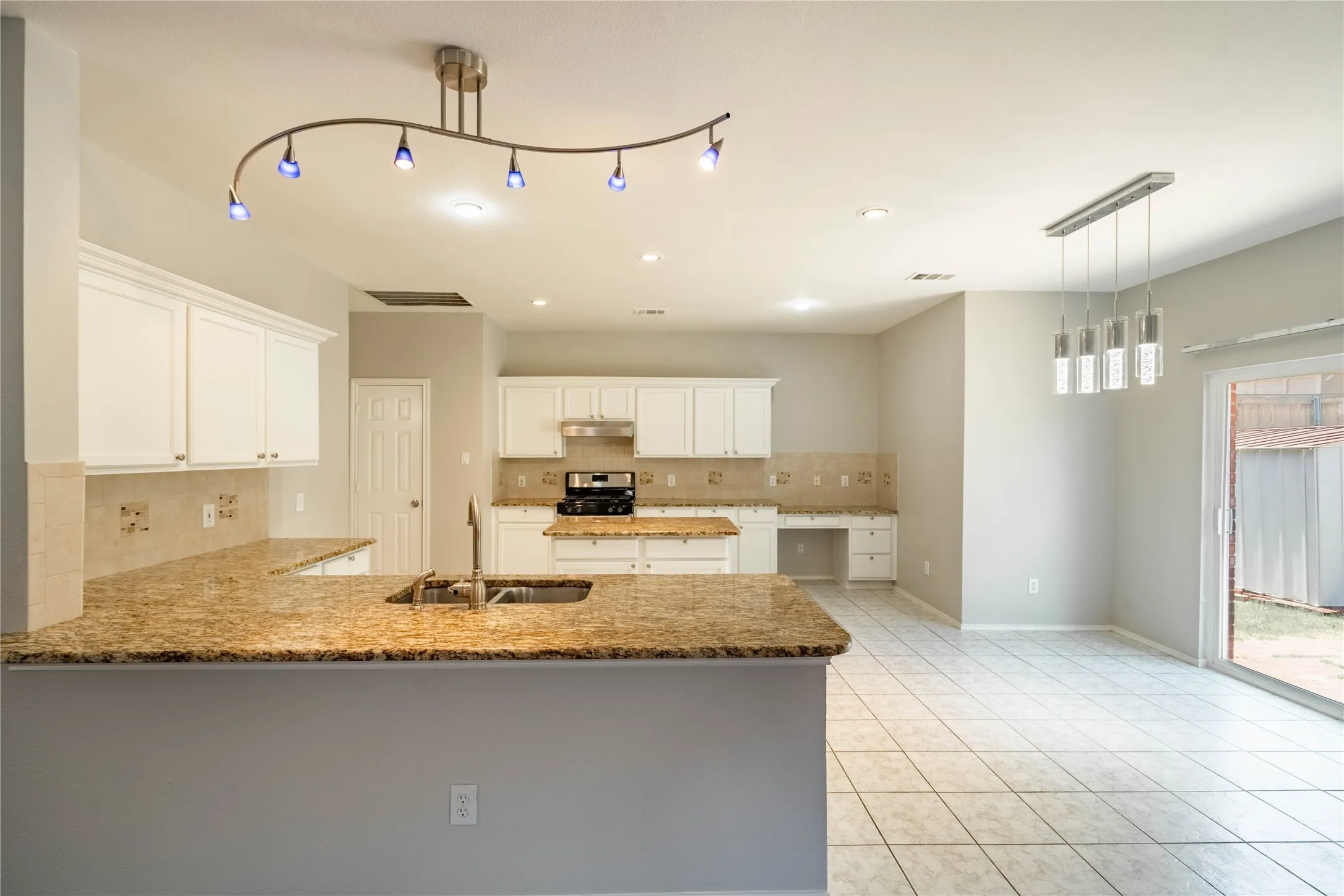 Single Family Residence For Rent in Collin County , 5857 Palomino Drive, Frisco, Texas 75034, 4 Bedroom, 3 Bathroom, 2 Garage spaces, 2,648 Sqft, built in 2000, mls#21408402, Real Estate Agent in Frisco, Homes For Rent in Collin county, Homes For Rent in Frisco, Realtor in Frisco Texas, Real Estate Brokerage Independent Realty Texas, Luminita Cordes Realtor