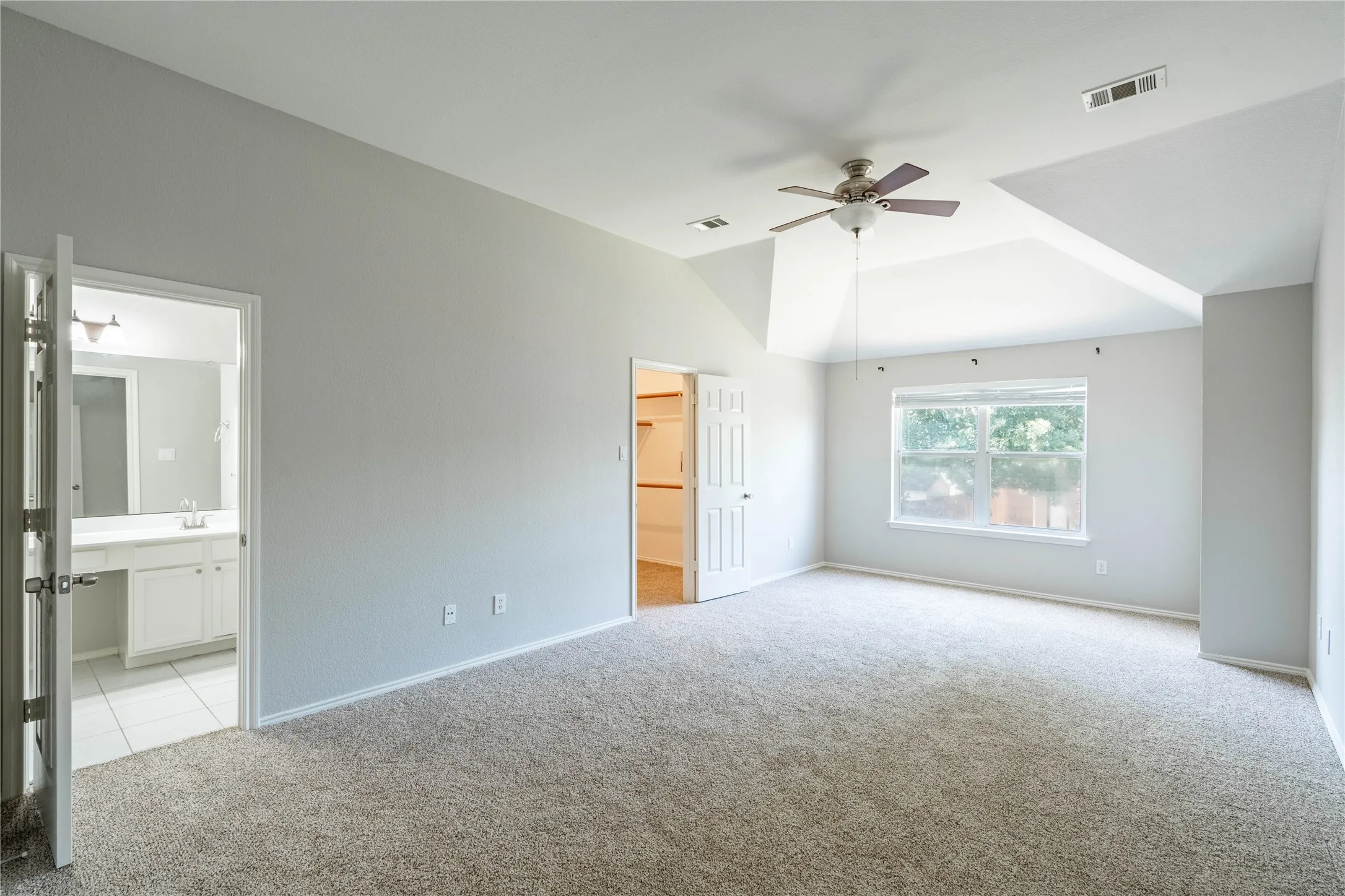 Single Family Residence For Rent in Collin County , 5857 Palomino Drive, Frisco, Texas 75034, 4 Bedroom, 3 Bathroom, 2 Garage spaces, 2,648 Sqft, built in 2000, mls#21408402, Real Estate Agent in Frisco, Homes For Rent in Collin county, Homes For Rent in Frisco, Realtor in Frisco Texas, Real Estate Brokerage Independent Realty Texas, Luminita Cordes Realtor