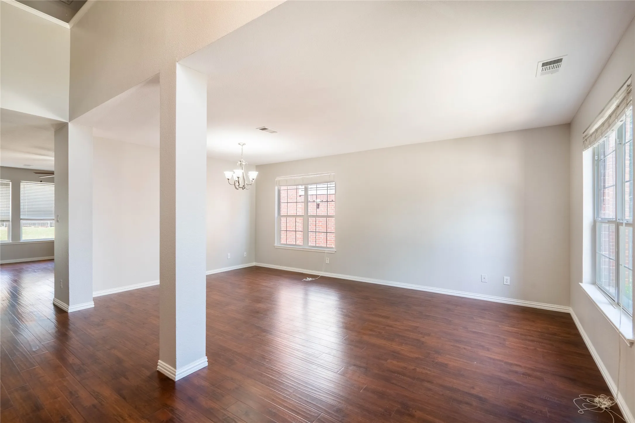Single Family Residence For Rent in Collin County , 5857 Palomino Drive, Frisco, Texas 75034, 4 Bedroom, 3 Bathroom, 2 Garage spaces, 2,648 Sqft, built in 2000, mls#21408402, Real Estate Agent in Frisco, Homes For Rent in Collin county, Homes For Rent in Frisco, Realtor in Frisco Texas, Real Estate Brokerage Independent Realty Texas, Luminita Cordes Realtor
