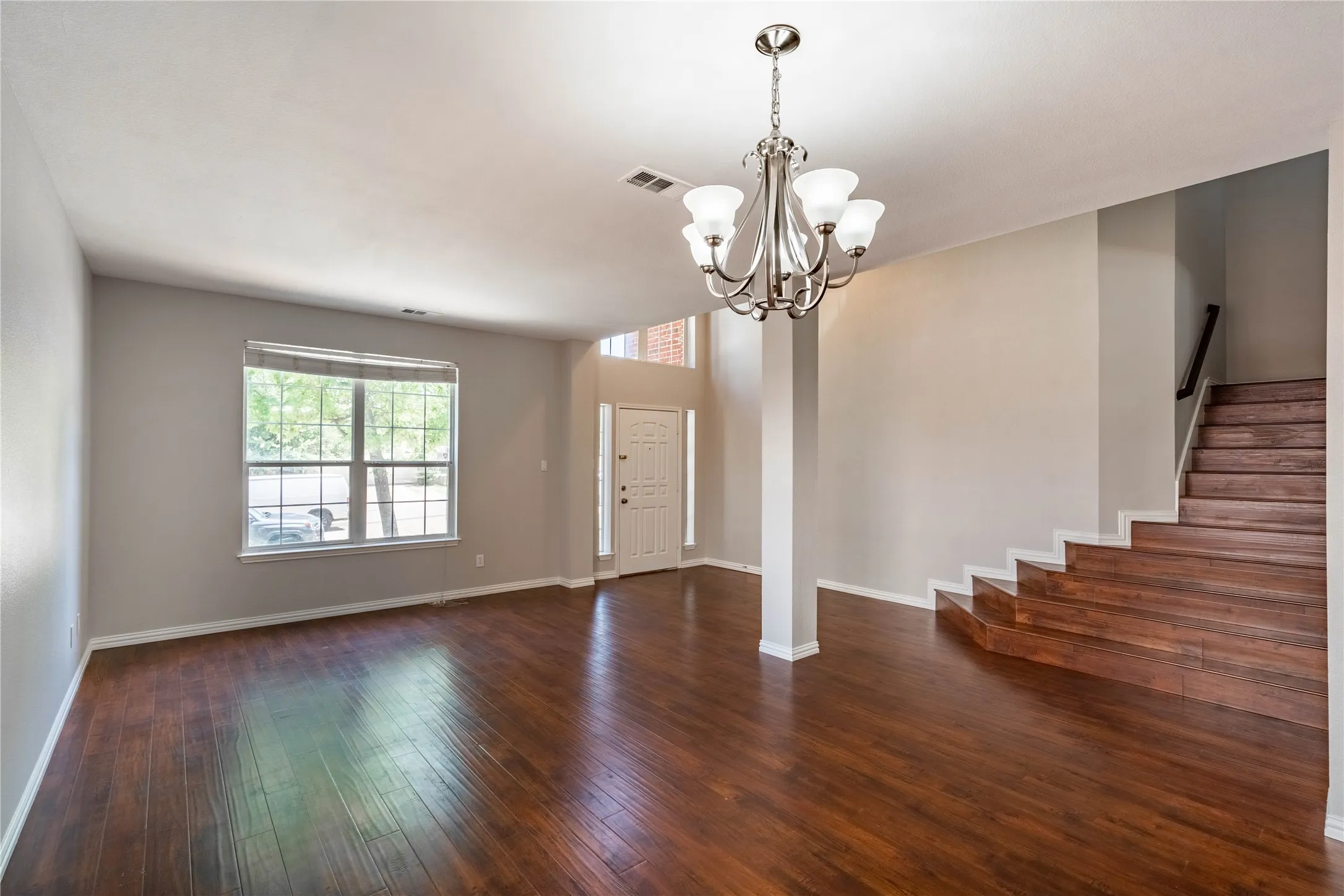 Single Family Residence For Rent in Collin County , 5857 Palomino Drive, Frisco, Texas 75034, 4 Bedroom, 3 Bathroom, 2 Garage spaces, 2,648 Sqft, built in 2000, mls#21408402, Real Estate Agent in Frisco, Homes For Rent in Collin county, Homes For Rent in Frisco, Realtor in Frisco Texas, Real Estate Brokerage Independent Realty Texas, Luminita Cordes Realtor