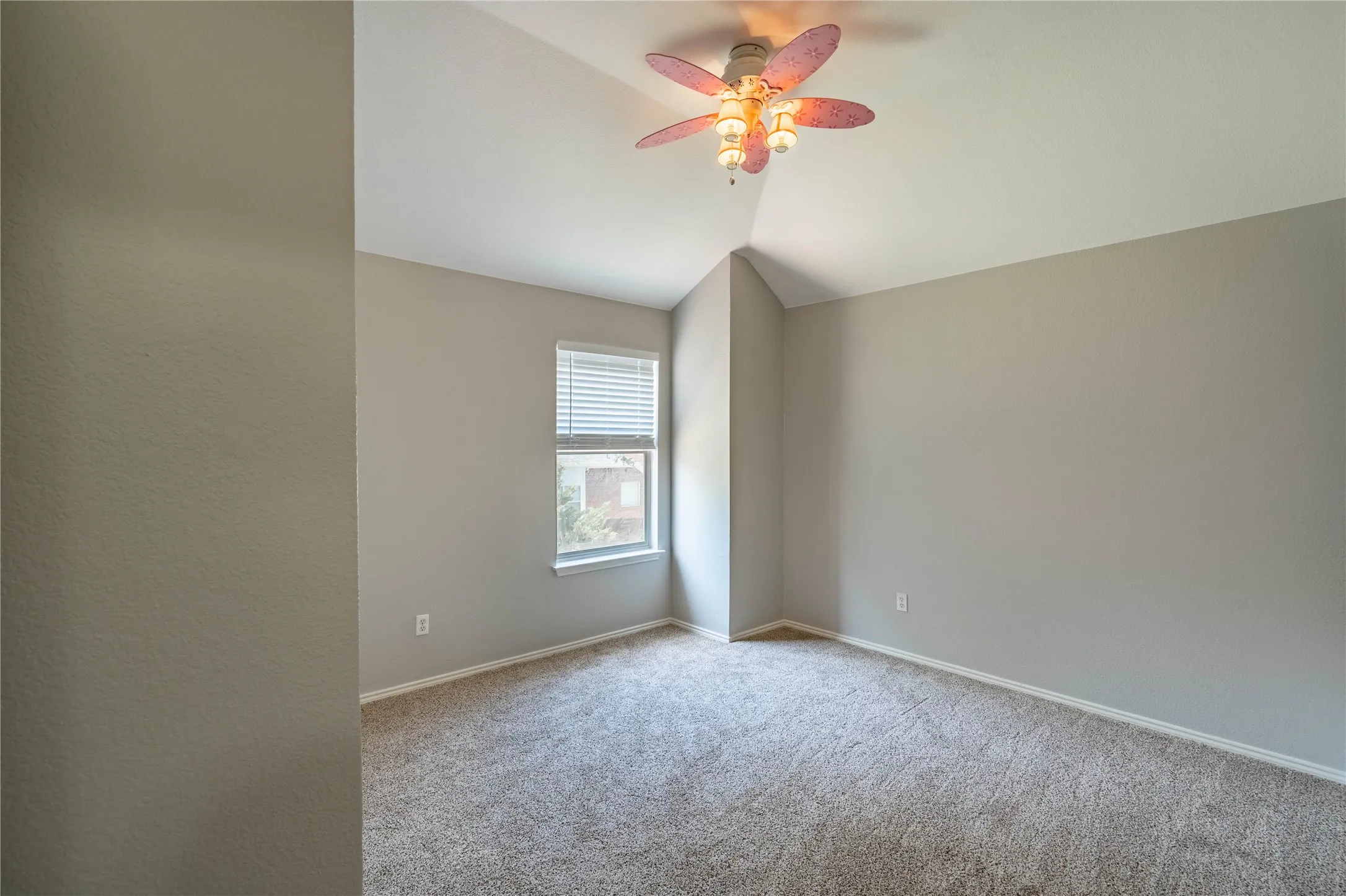 Single Family Residence For Rent in Collin County , 5857 Palomino Drive, Frisco, Texas 75034, 4 Bedroom, 3 Bathroom, 2 Garage spaces, 2,648 Sqft, built in 2000, mls#21408402, Real Estate Agent in Frisco, Homes For Rent in Collin county, Homes For Rent in Frisco, Realtor in Frisco Texas, Real Estate Brokerage Independent Realty Texas, Luminita Cordes Realtor