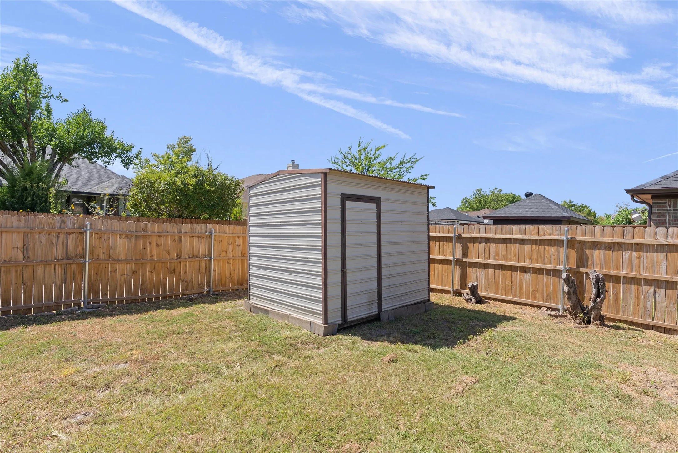 Single Family Residence For Rent in Dallas County , 1001 Creek Valley Road, Mesquite, Texas 75181, 3 Bedroom, 2 Bathroom, 2 Garage spaces, 1,732 Sqft, built in 1990, mls#21408405, Real Estate Agent in Mesquite, Homes For Rent in Dallas county, Homes For Rent in Mesquite, Realtor in Mesquite Texas, Real Estate Brokerage Independent Realty Texas, Luminita Cordes Realtor