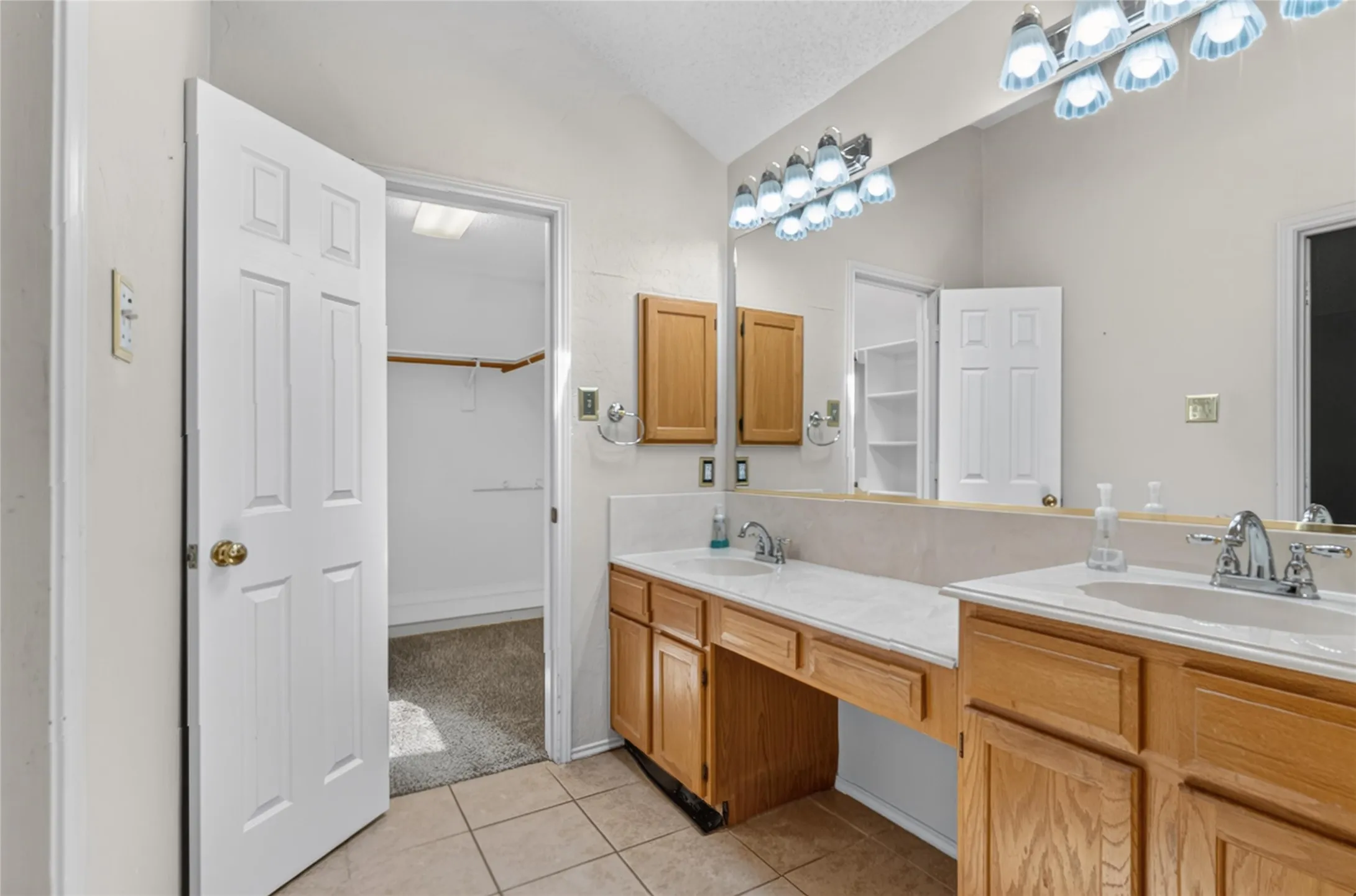 Single Family Residence For Rent in Dallas County , 1001 Creek Valley Road, Mesquite, Texas 75181, 3 Bedroom, 2 Bathroom, 2 Garage spaces, 1,732 Sqft, built in 1990, mls#21408405, Real Estate Agent in Mesquite, Homes For Rent in Dallas county, Homes For Rent in Mesquite, Realtor in Mesquite Texas, Real Estate Brokerage Independent Realty Texas, Luminita Cordes Realtor