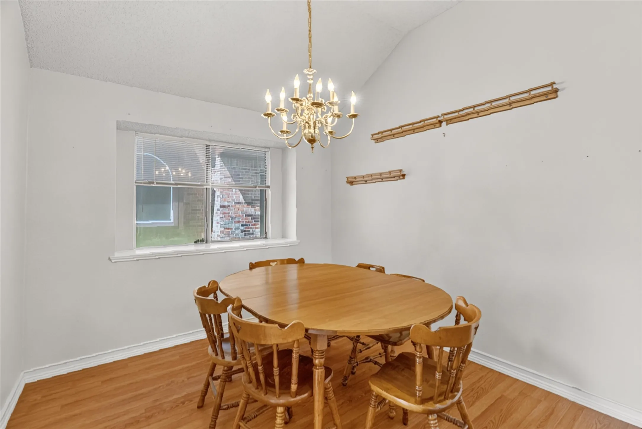 Single Family Residence For Rent in Dallas County , 1001 Creek Valley Road, Mesquite, Texas 75181, 3 Bedroom, 2 Bathroom, 2 Garage spaces, 1,732 Sqft, built in 1990, mls#21408405, Real Estate Agent in Mesquite, Homes For Rent in Dallas county, Homes For Rent in Mesquite, Realtor in Mesquite Texas, Real Estate Brokerage Independent Realty Texas, Luminita Cordes Realtor