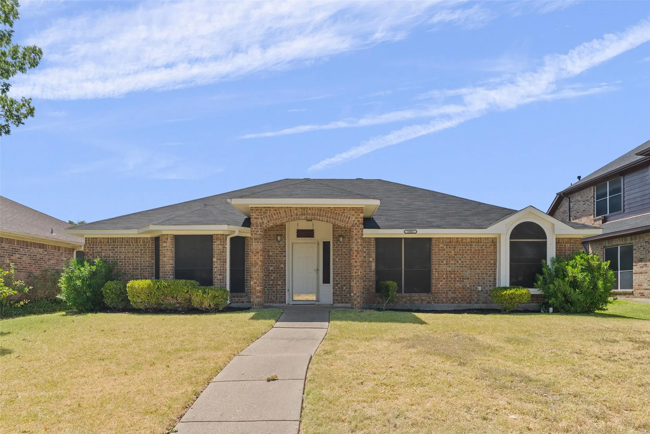 Single Family Residence For Rent in Dallas County , 1001 Creek Valley Road, Mesquite, Texas 75181, 3 Bedroom, 2 Bathroom, 2 Garage spaces, 1,732 Sqft, built in 1990, mls#21408405, Real Estate Agent in Mesquite, Homes For Rent in Dallas county, Homes For Rent in Mesquite, Realtor in Mesquite Texas, Real Estate Brokerage Independent Realty Texas, Luminita Cordes Realtor