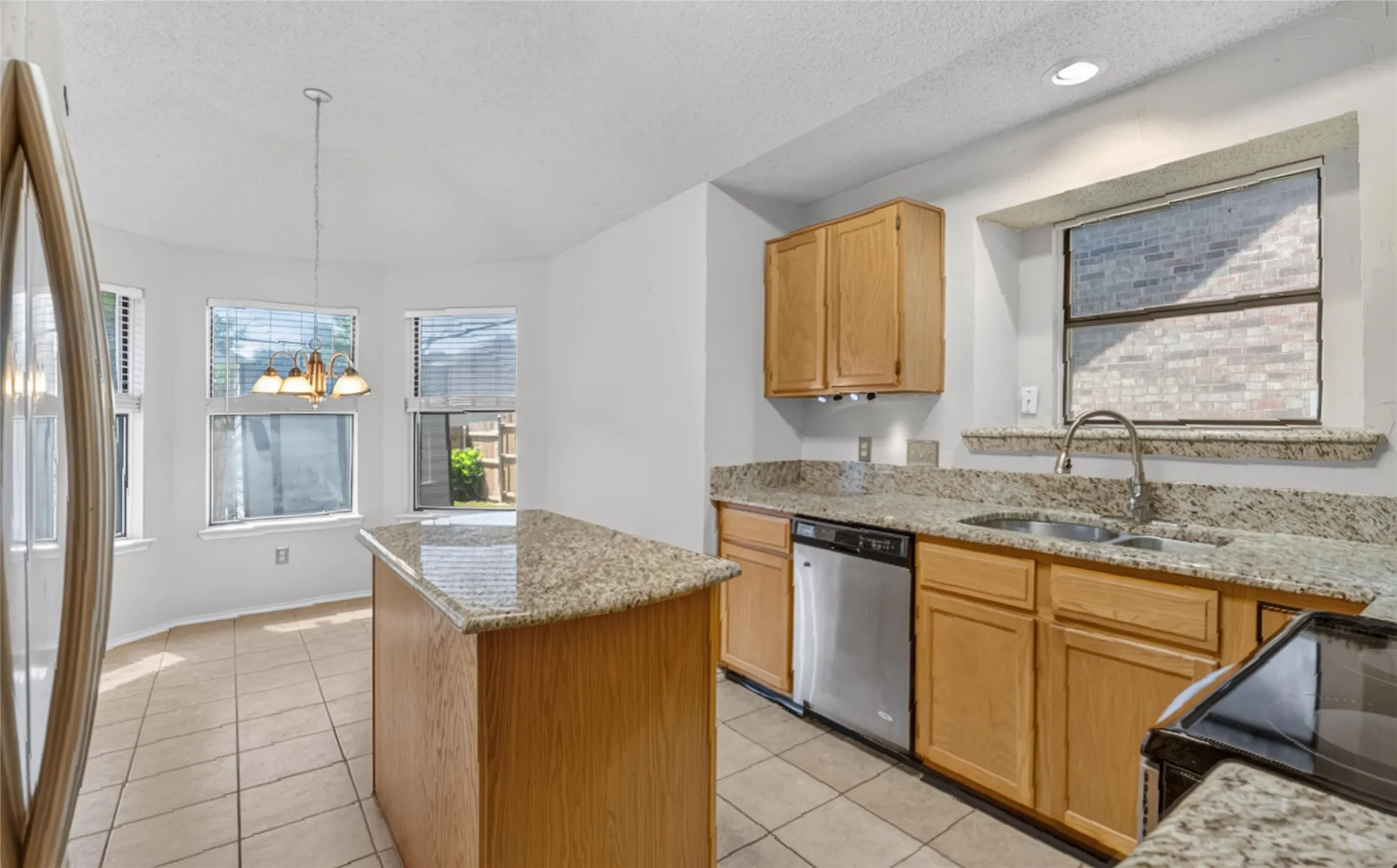 Single Family Residence For Rent in Dallas County , 1001 Creek Valley Road, Mesquite, Texas 75181, 3 Bedroom, 2 Bathroom, 2 Garage spaces, 1,732 Sqft, built in 1990, mls#21408405, Real Estate Agent in Mesquite, Homes For Rent in Dallas county, Homes For Rent in Mesquite, Realtor in Mesquite Texas, Real Estate Brokerage Independent Realty Texas, Luminita Cordes Realtor