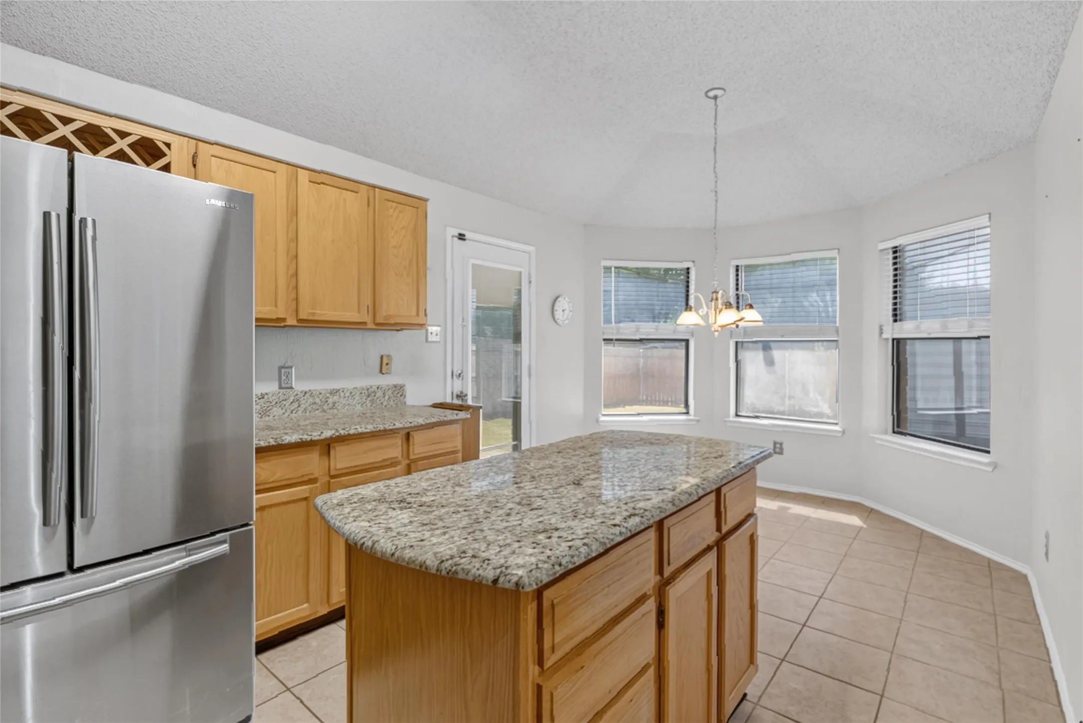 Single Family Residence For Rent in Dallas County , 1001 Creek Valley Road, Mesquite, Texas 75181, 3 Bedroom, 2 Bathroom, 2 Garage spaces, 1,732 Sqft, built in 1990, mls#21408405, Real Estate Agent in Mesquite, Homes For Rent in Dallas county, Homes For Rent in Mesquite, Realtor in Mesquite Texas, Real Estate Brokerage Independent Realty Texas, Luminita Cordes Realtor